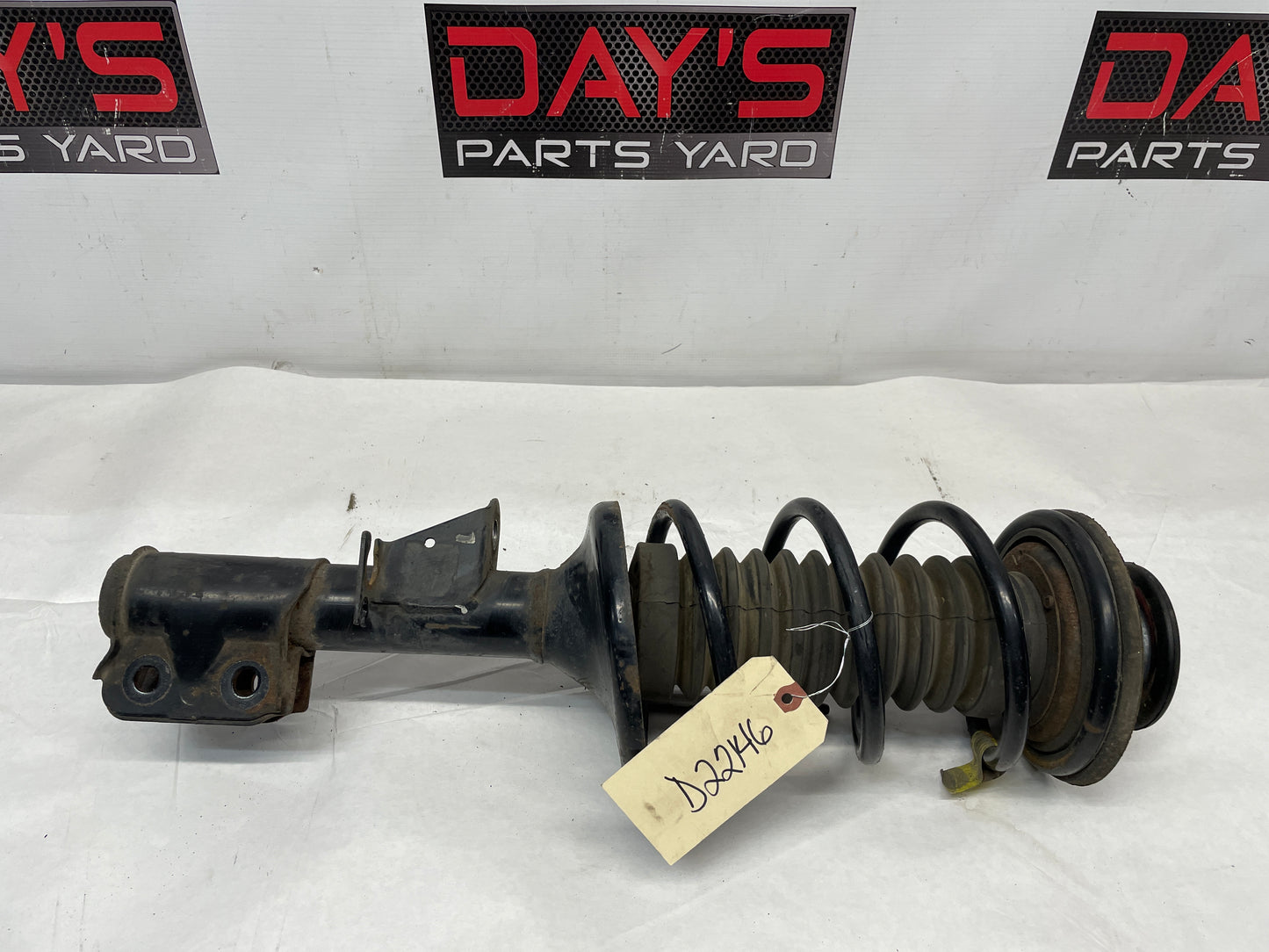 2005 Pontiac GTO LH Driver Front Strut Assembly OEM - Day's Parts Yard