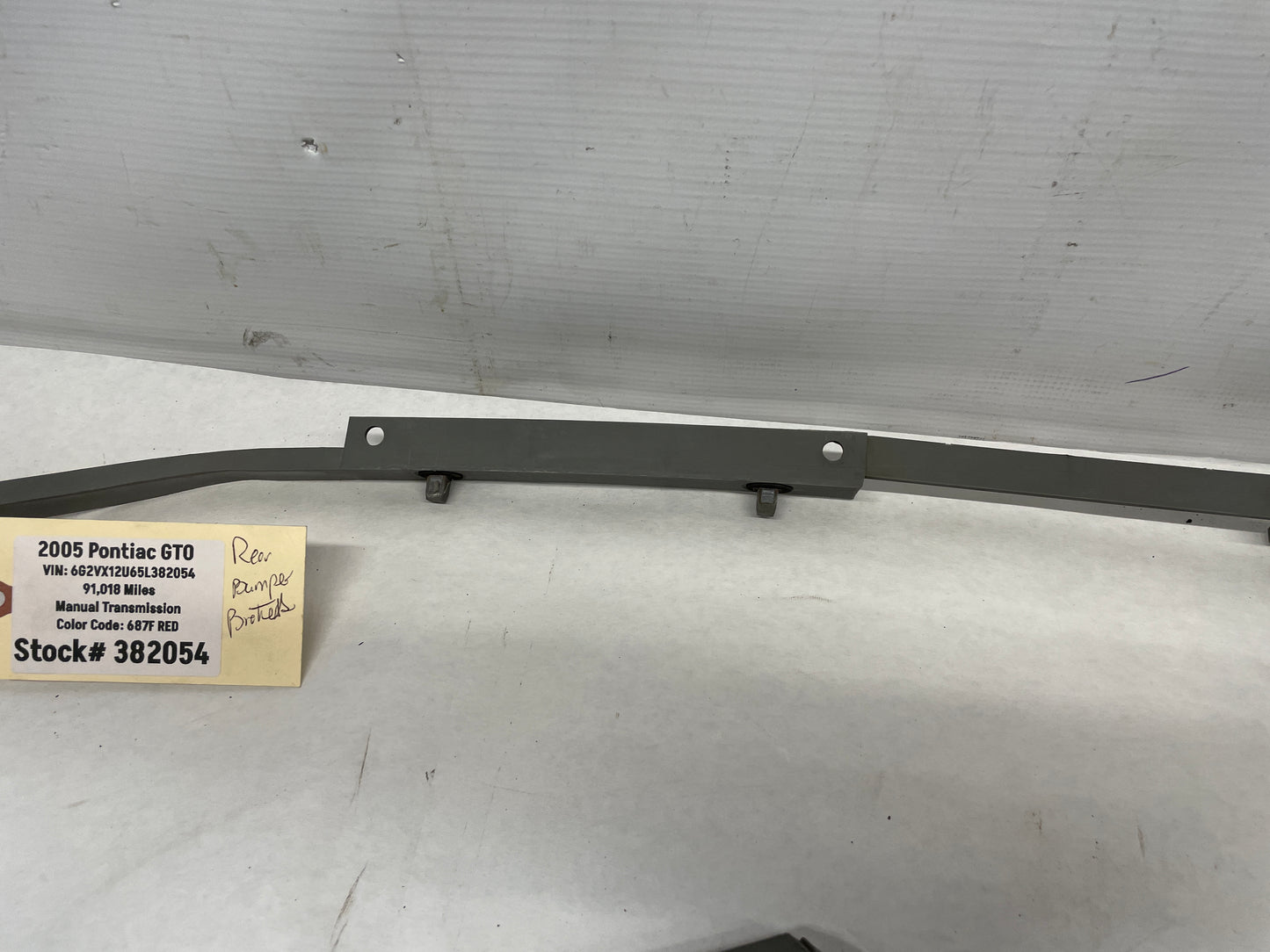 2005 Pontiac GTO Rear Bumper Brackets Guides Set 3 pc OEM - Day's Parts Yard