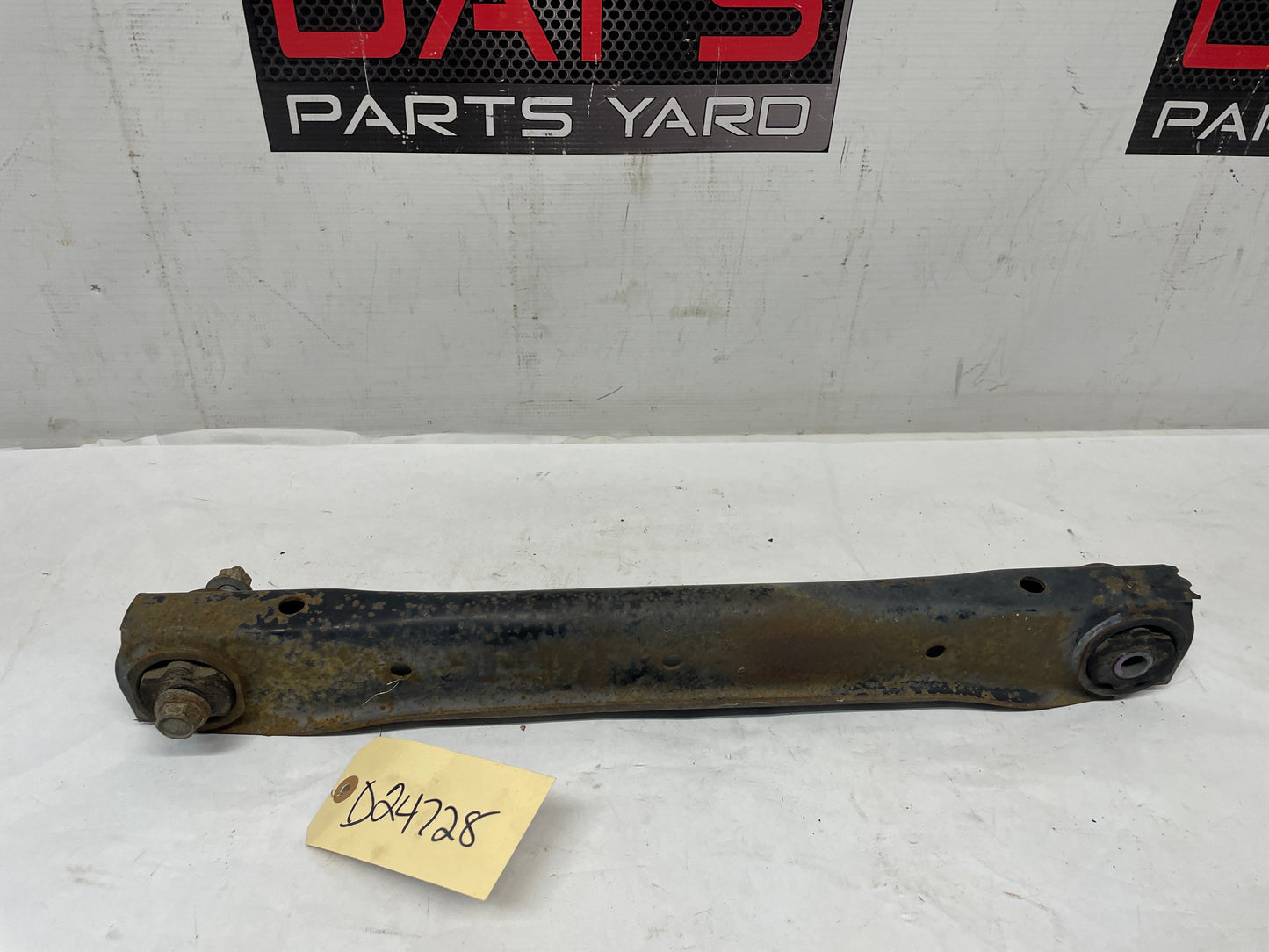 2000 Chevy Camaro Z28 RH Passenger Rear Suspension Lower Control Arm OEM - Day's Parts Yard