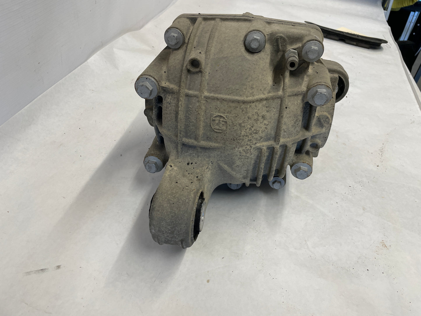2009 Pontiac G8 Base Rear End Rearend Differential 2.92 OEM - Day's Parts Yard