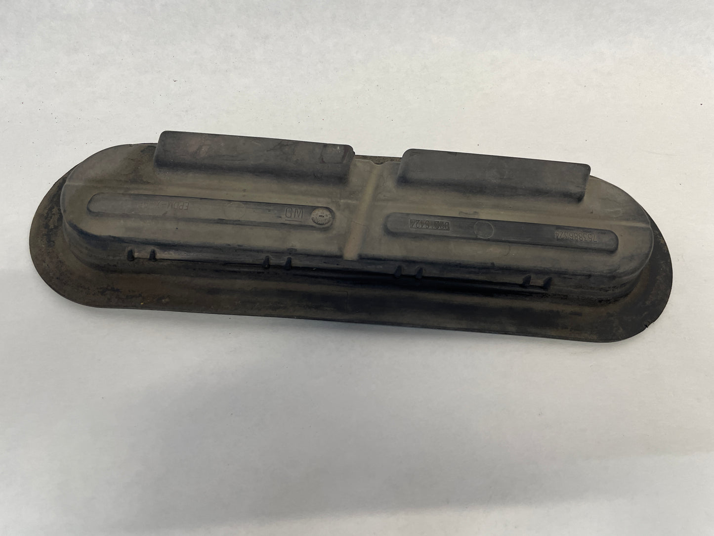 2009 Pontiac G8 LH Driver Hood Vent Insert Duct Rubber Trim OEM - Day's Parts Yard