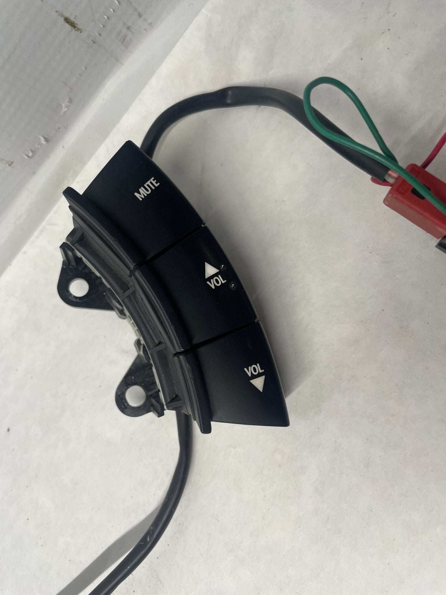 2005 Pontiac GTO Steering Wheel Radio Control Buttons Switches OEM - Day's Parts Yard