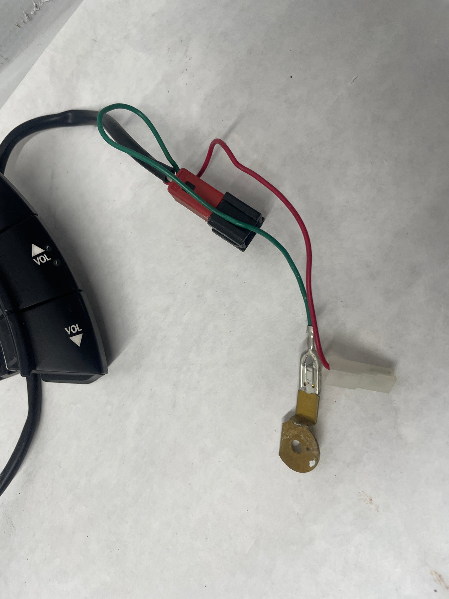 2005 Pontiac GTO Steering Wheel Radio Control Buttons Switches OEM - Day's Parts Yard