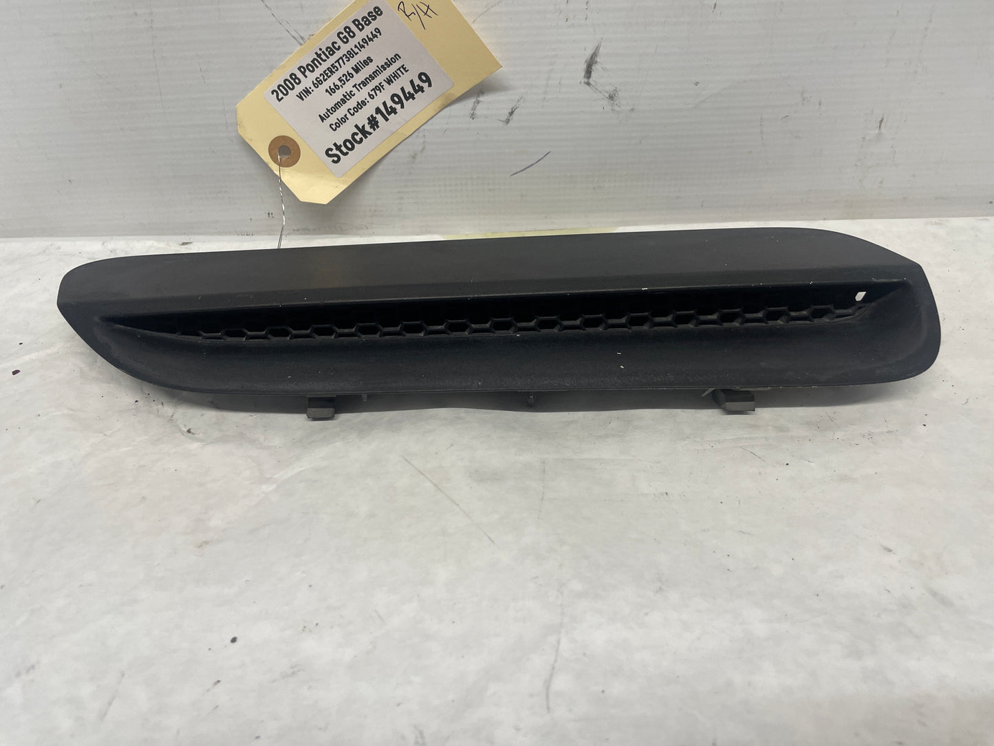 2008 Pontiac G8 Base RH Passenger Hood Vent Scoop OEM - Day's Parts Yard