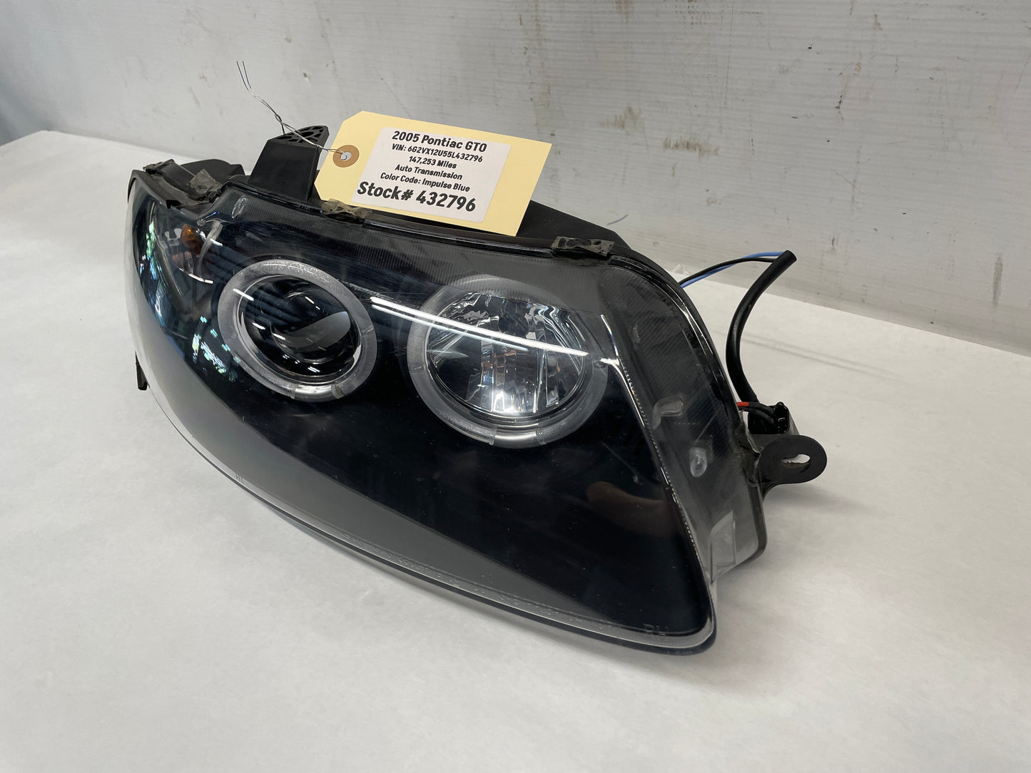 2005 Pontiac GTO RH Passenger Aftermarket Head Light Headlight Lamp OEM - Day's Parts Yard