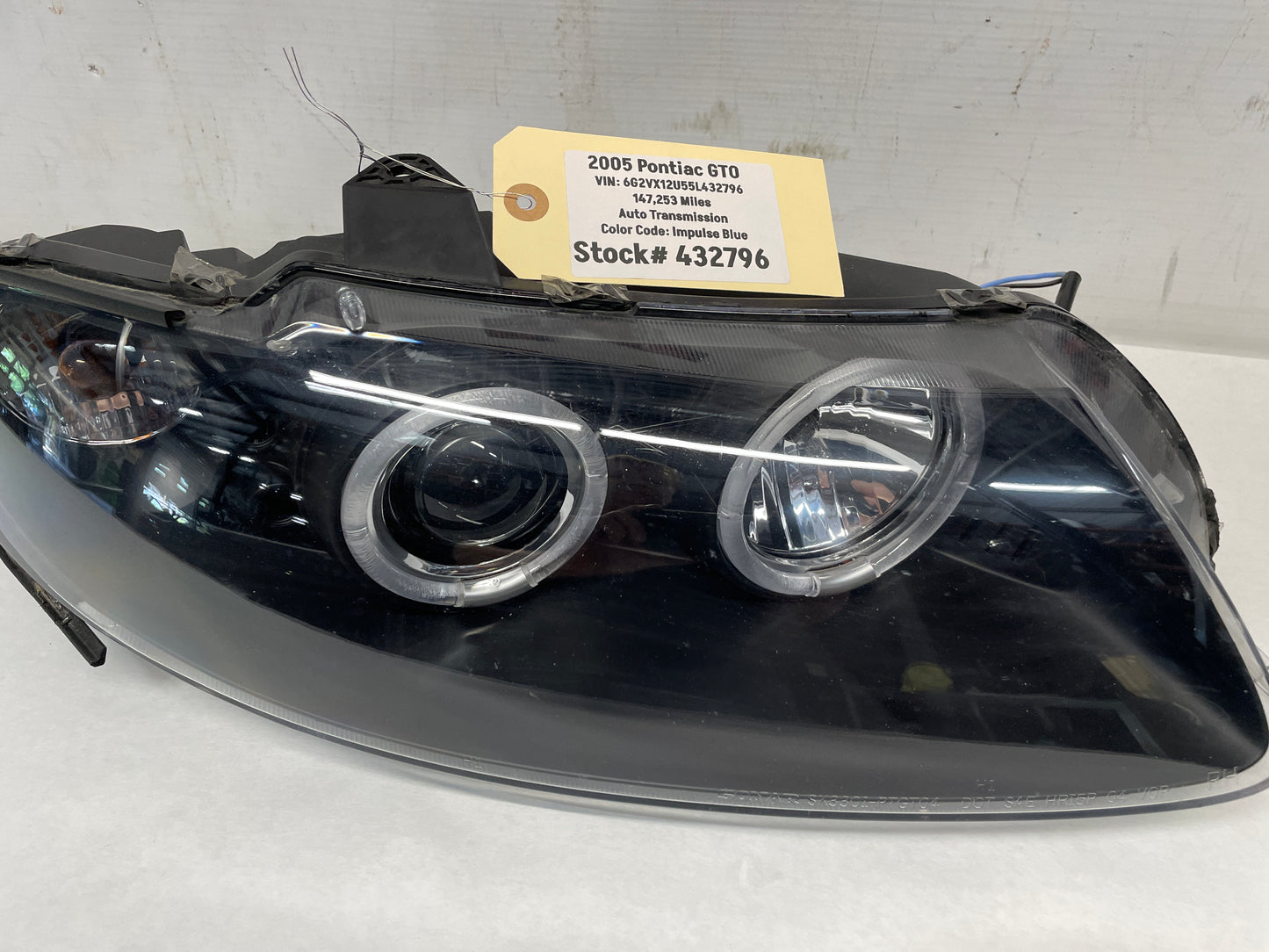 2005 Pontiac GTO RH Passenger Aftermarket Head Light Headlight Lamp OEM - Day's Parts Yard