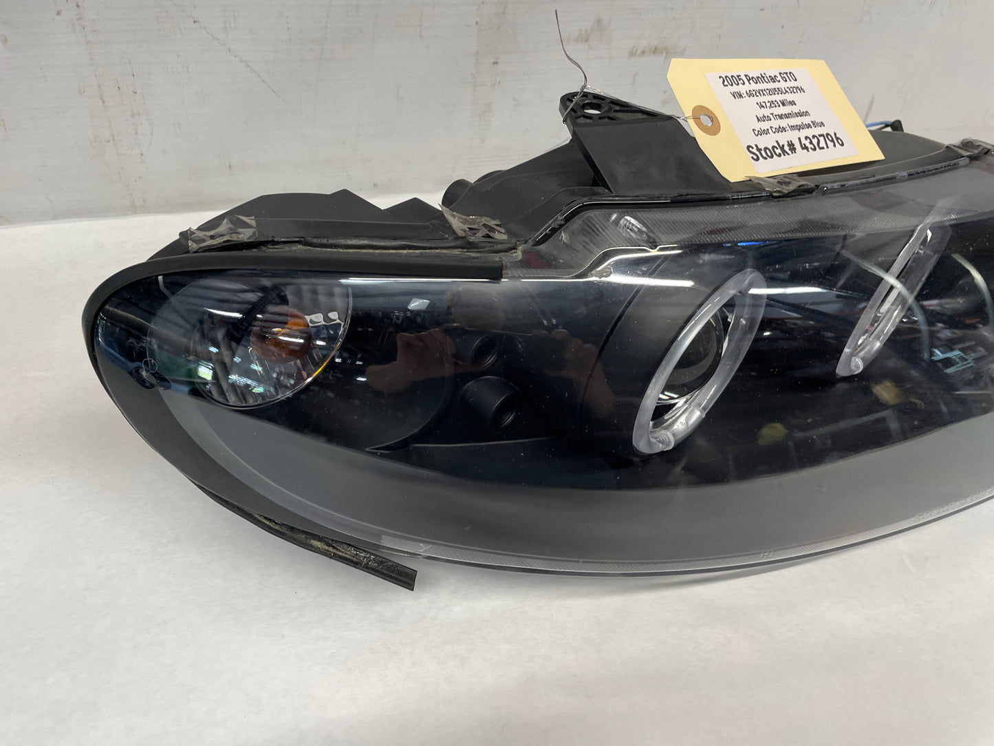 2005 Pontiac GTO RH Passenger Aftermarket Head Light Headlight Lamp OEM - Day's Parts Yard