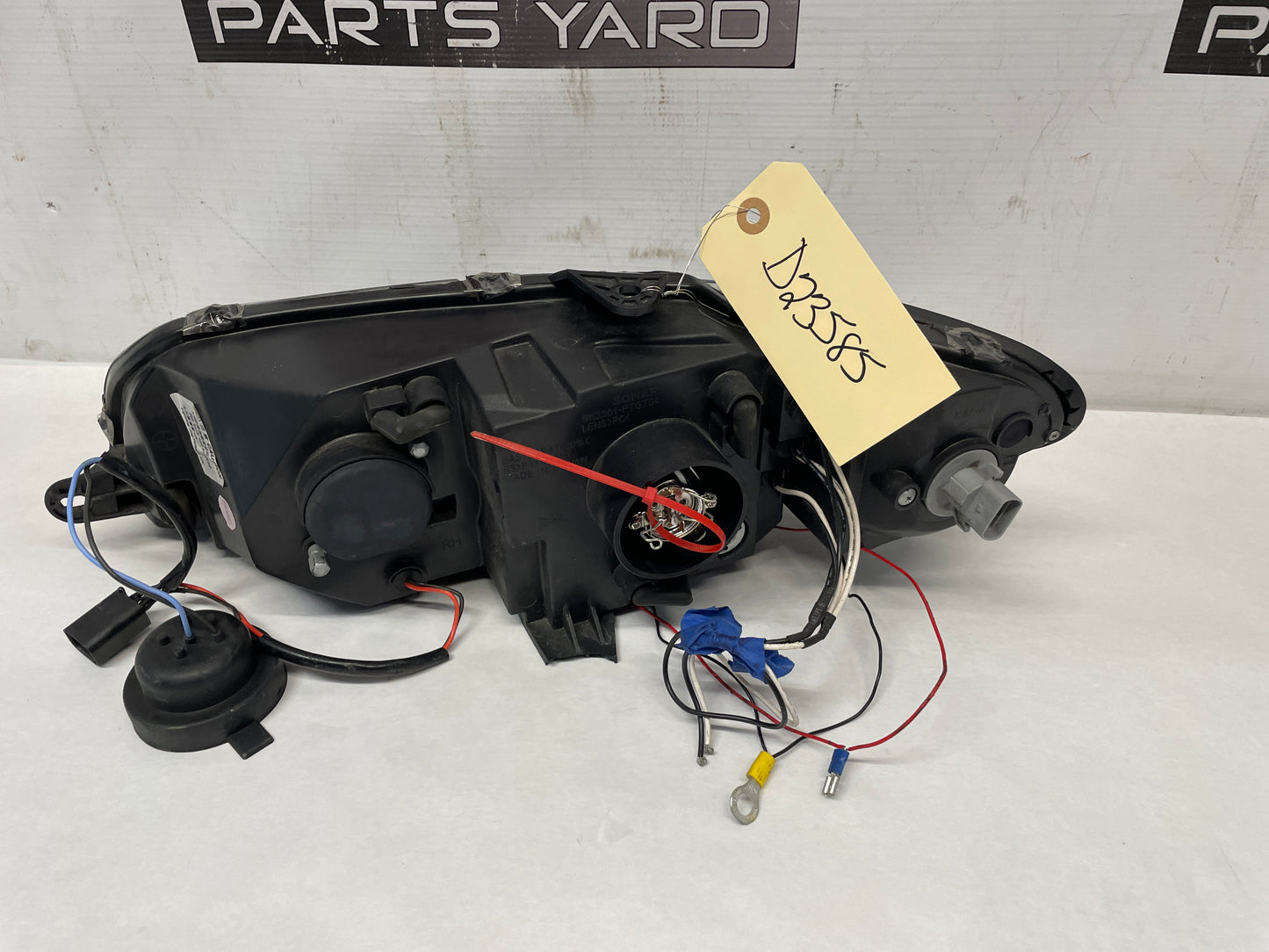 2005 Pontiac GTO RH Passenger Aftermarket Head Light Headlight Lamp OEM - Day's Parts Yard