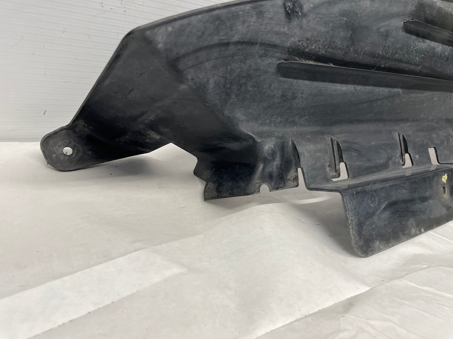 2005 Pontiac GTO Front Facial Radiator Air Inlet Lower Duct OEM - Day's Parts Yard