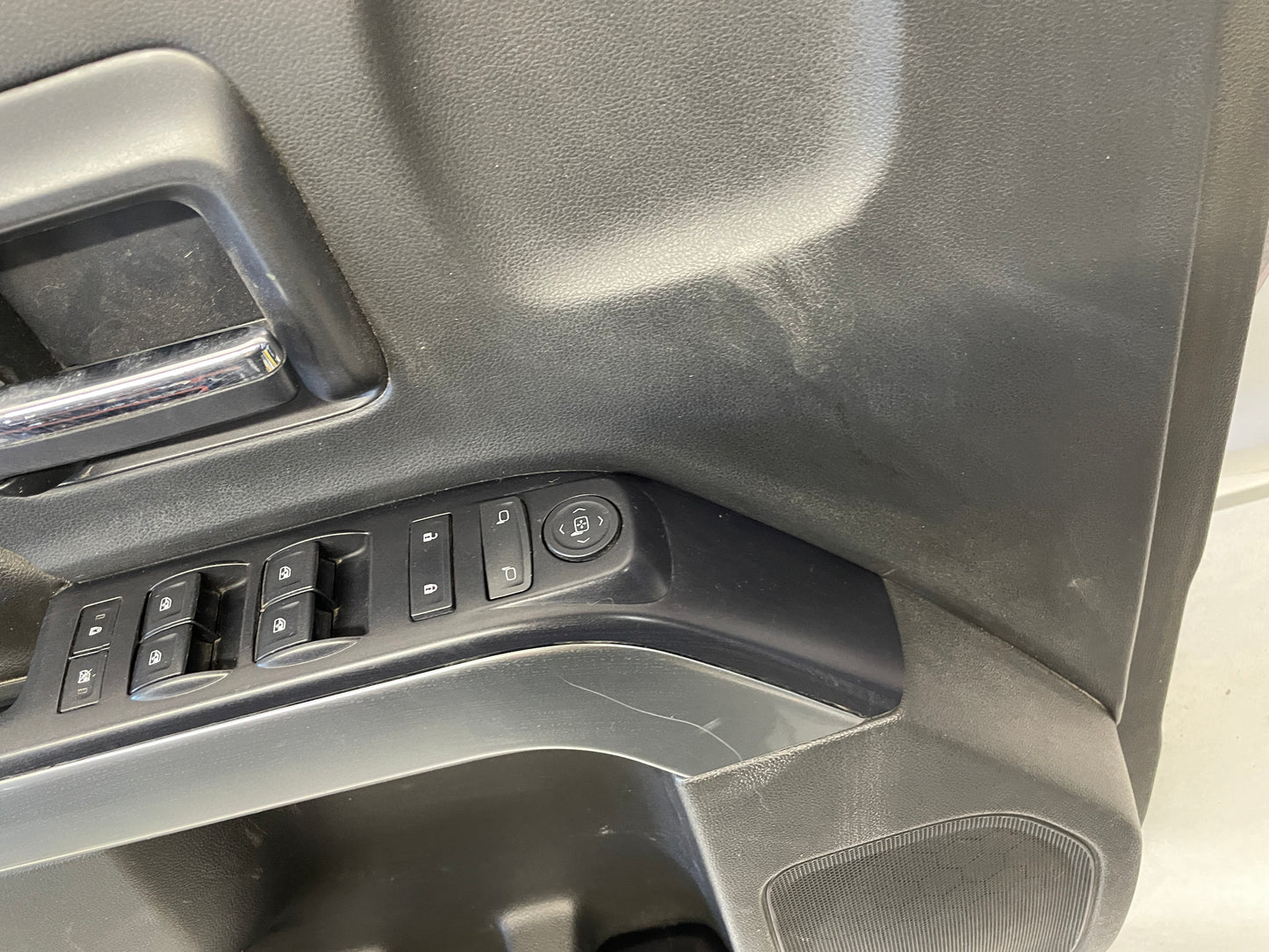 2015 Chevy Silverado K1500 LH Driver Front Interior Door Panel Trim OEM - Day's Parts Yard