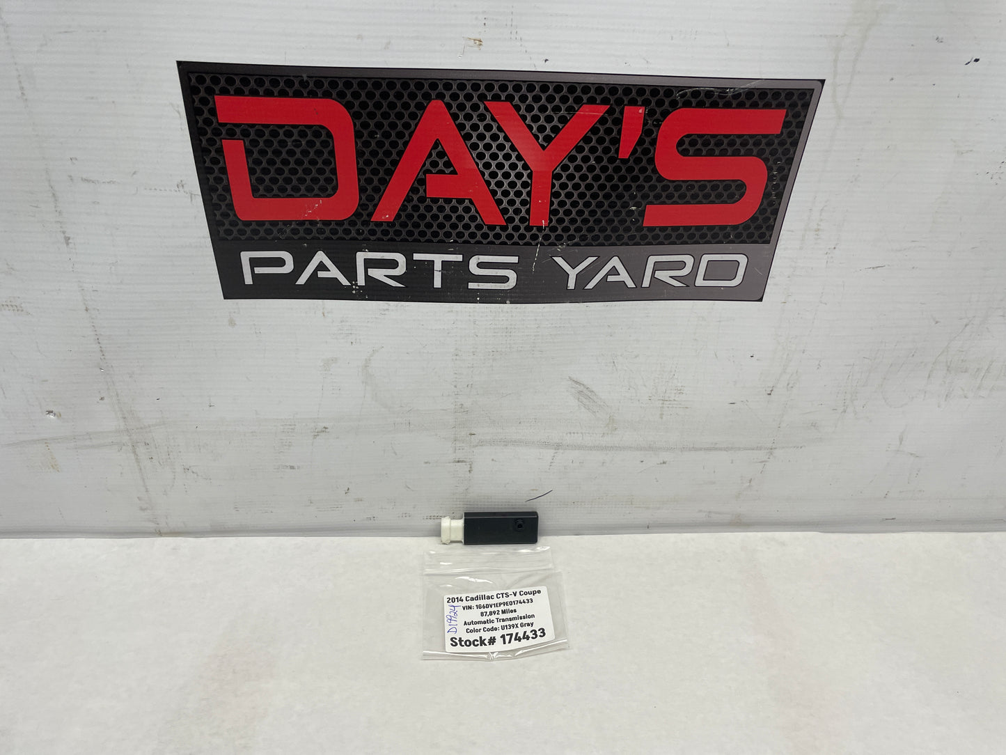 2014 Cadillac CTS-V Coupe Ignition Lock Key Transmitter Antenna OEM - Day's Parts Yard