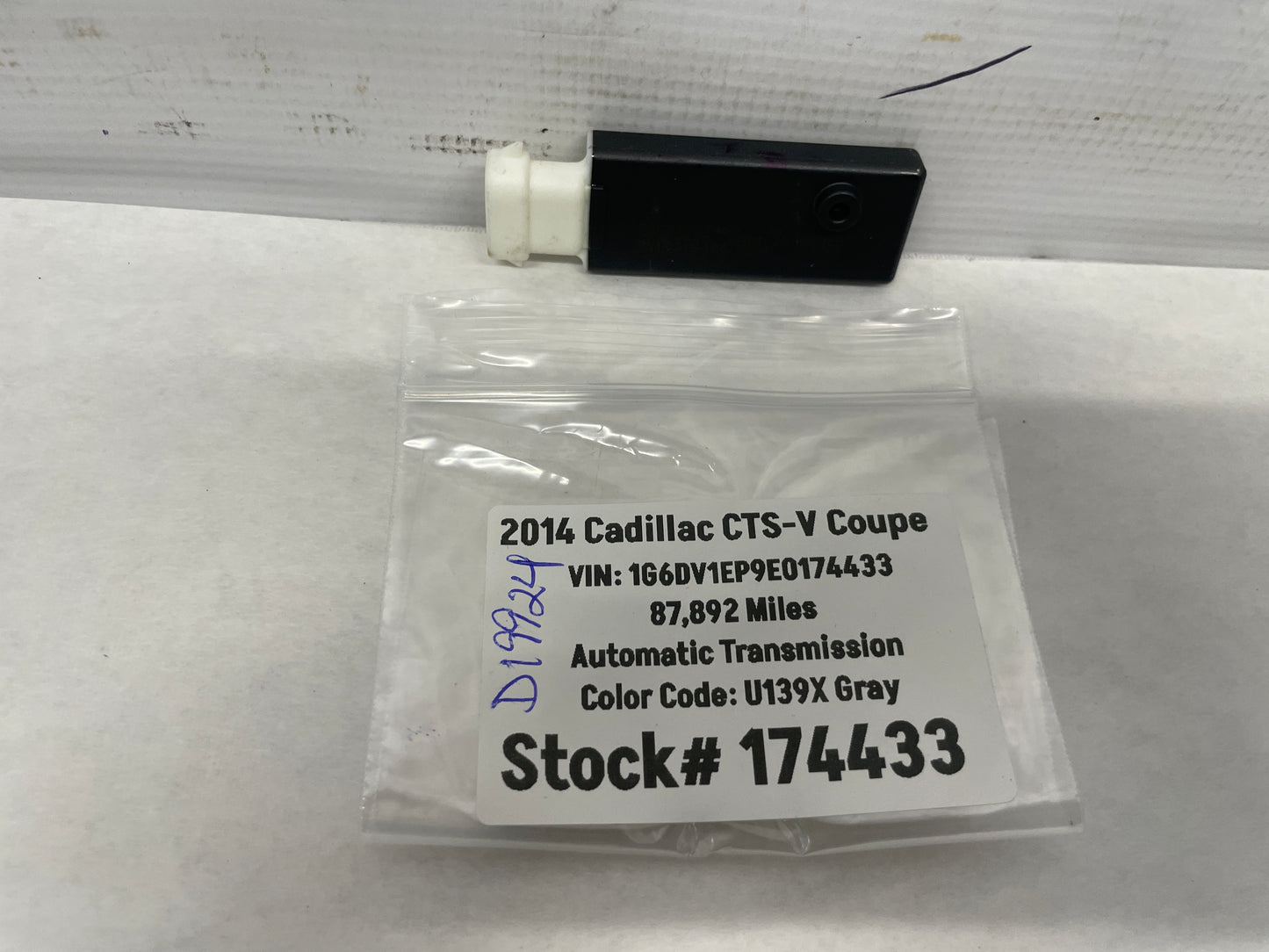 2014 Cadillac CTS-V Coupe Ignition Lock Key Transmitter Antenna OEM - Day's Parts Yard