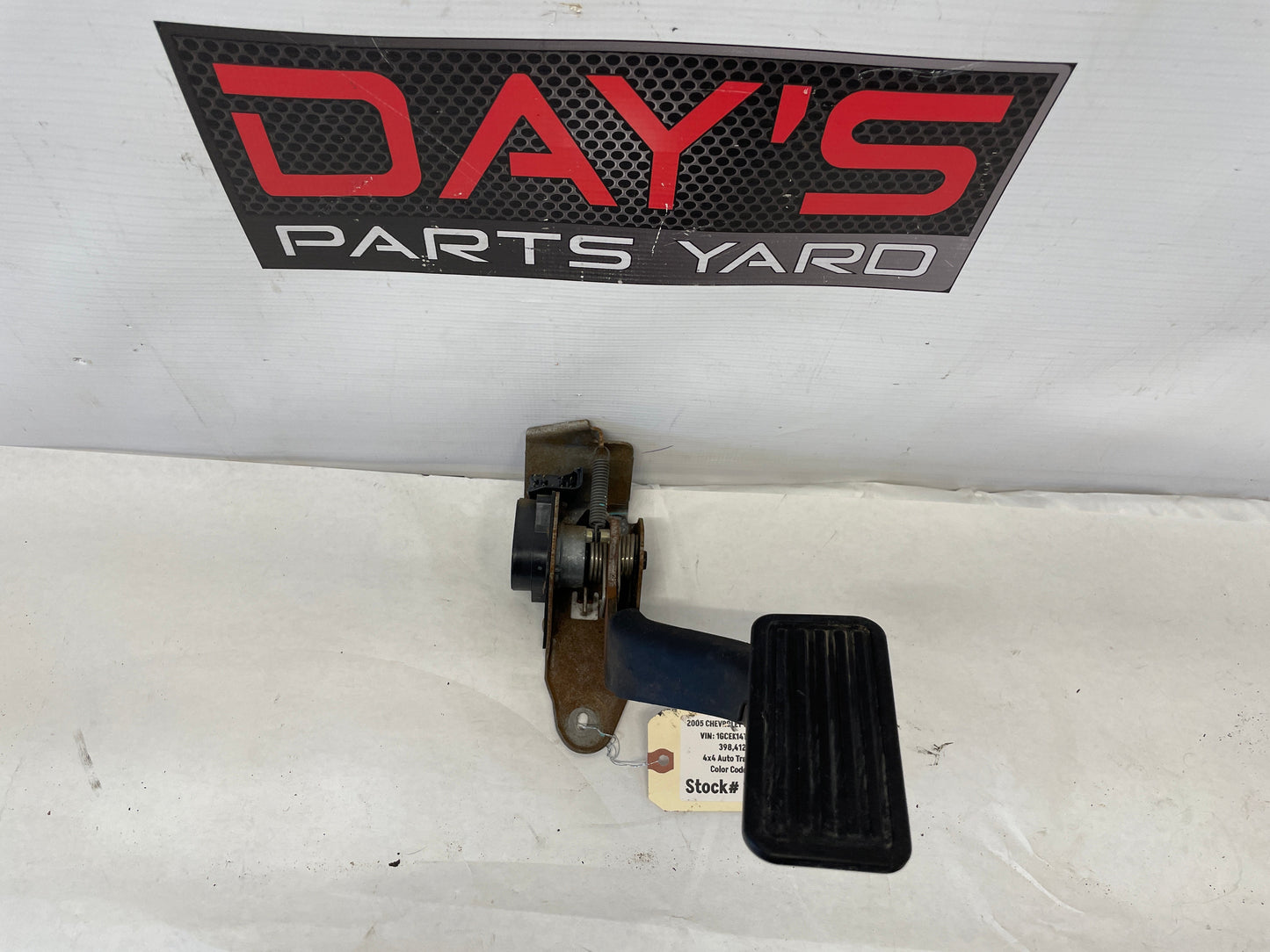 2005 Chevy Silverado K1500 Accelerator Gas Pedal OEM - Day's Parts Yard