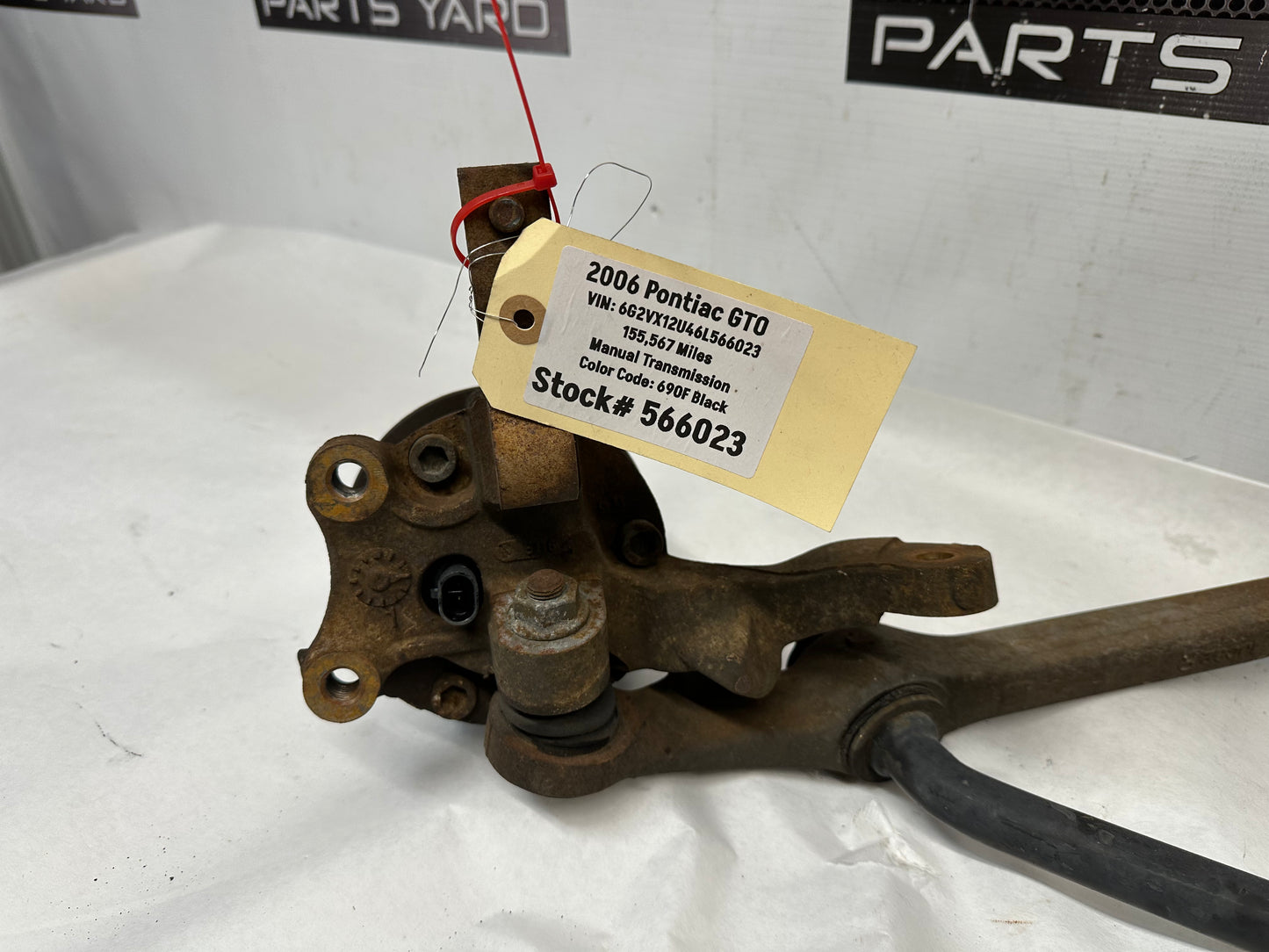 2006 Pontiac GTO RH Passenger Front Spindle Knuckle Hub Control Arm Radius Rod OEM - Day's Parts Yard
