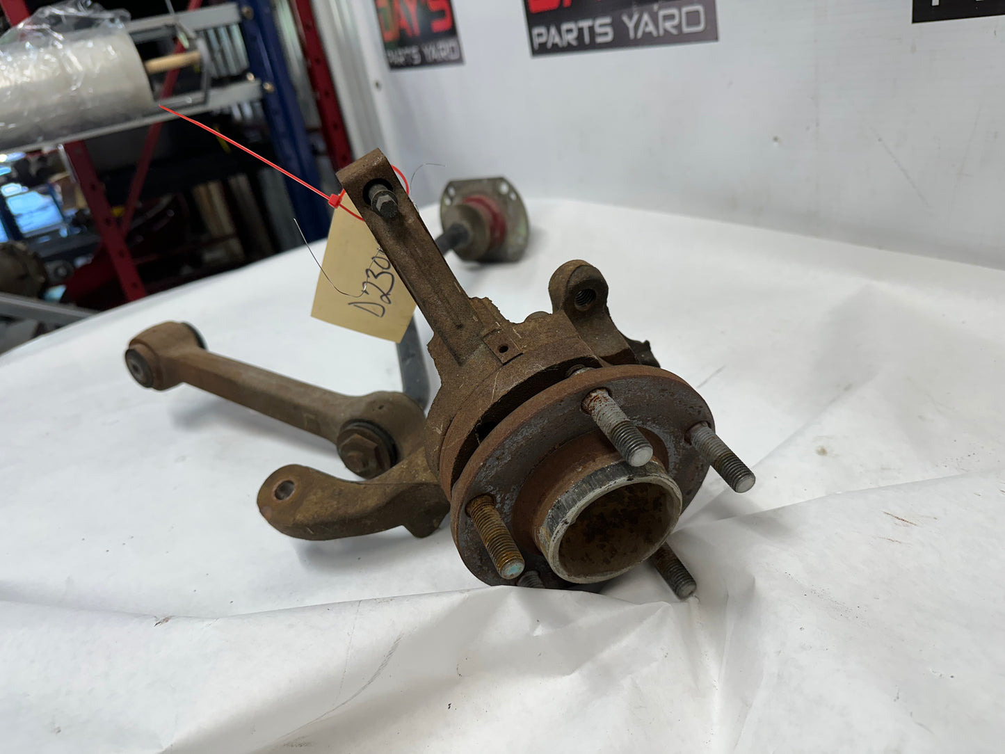 2006 Pontiac GTO RH Passenger Front Spindle Knuckle Hub Control Arm Radius Rod OEM - Day's Parts Yard
