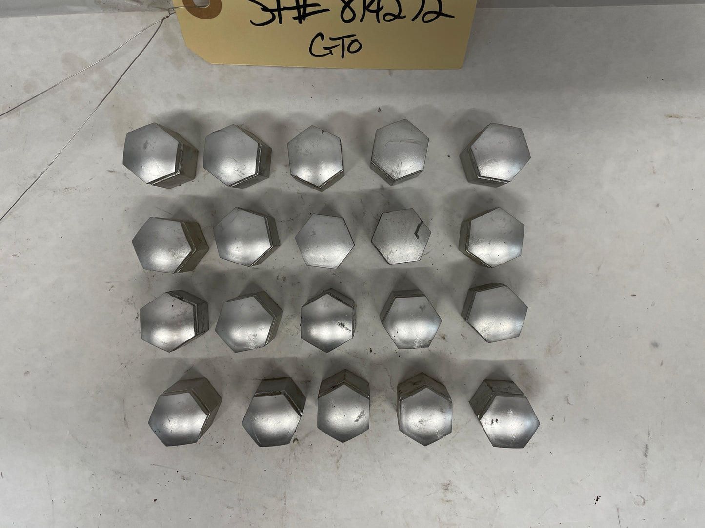 2006 Pontiac GTO Lug Nut Cover Set OEM
