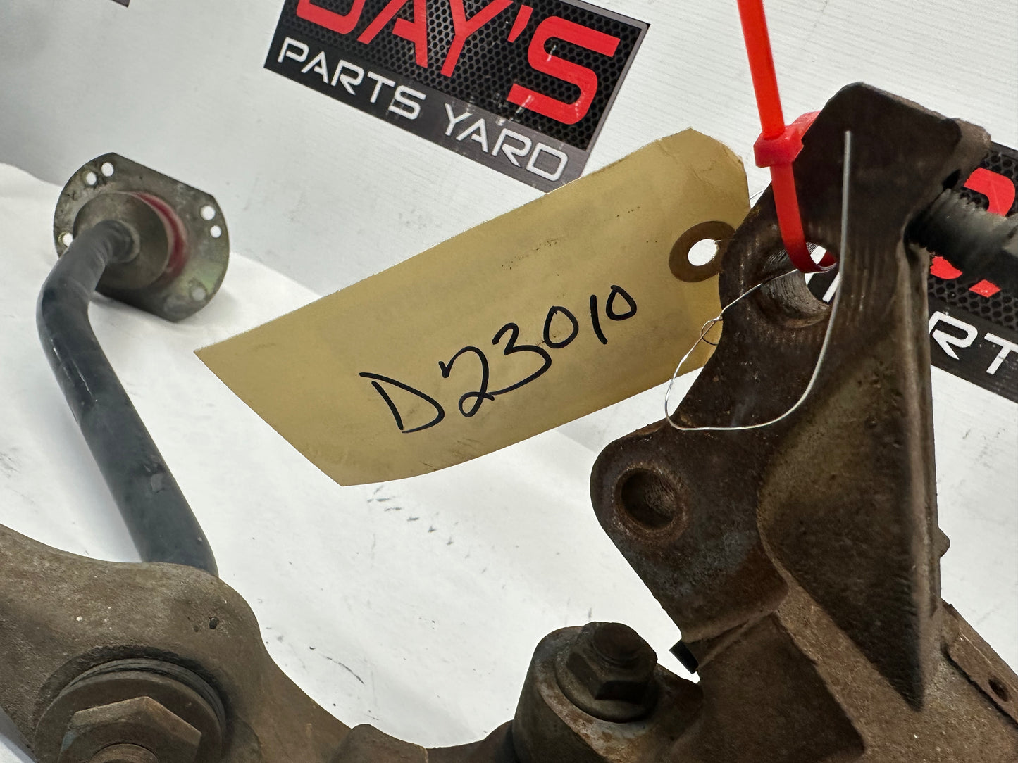 2006 Pontiac GTO RH Passenger Front Spindle Knuckle Hub Control Arm Radius Rod OEM - Day's Parts Yard