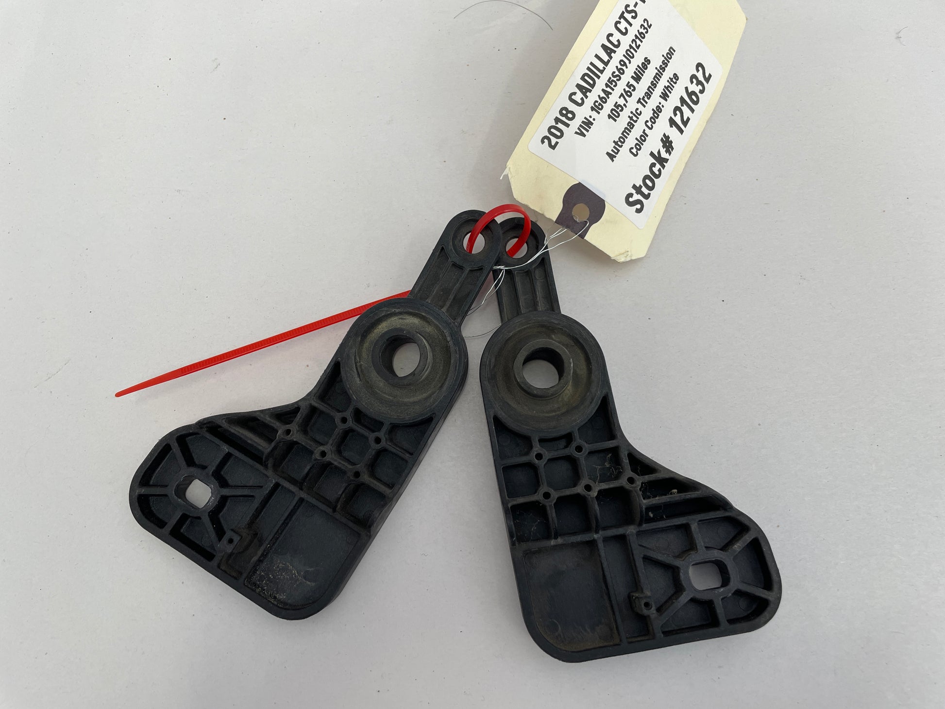 2018 Cadillac CTS-V Radiator Upper Brackets OEM - Day's Parts Yard