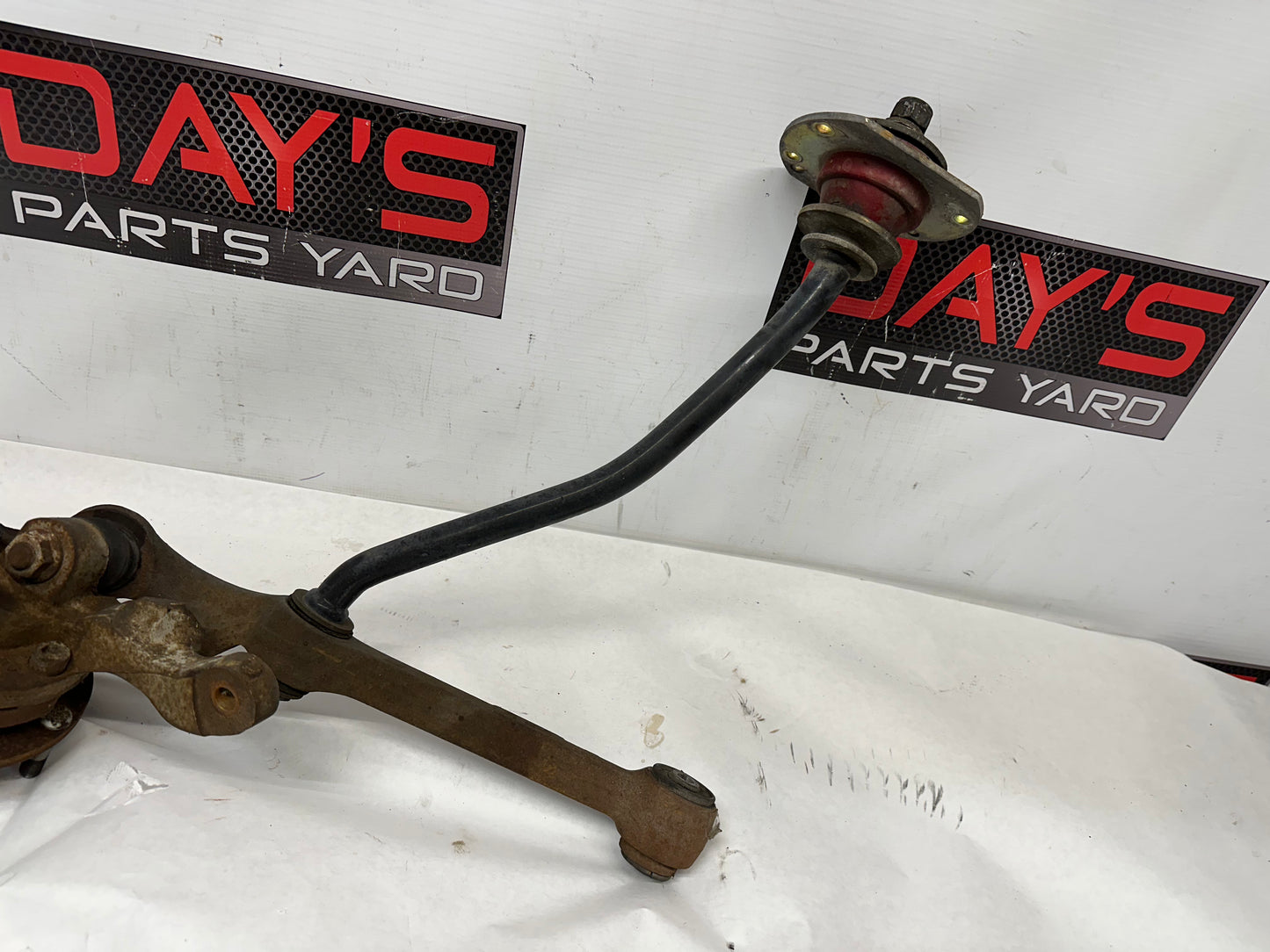 2006 Pontiac GTO LH Driver Front Spindle Knuckle Hub Control Arm Radius Rod OEM - Day's Parts Yard