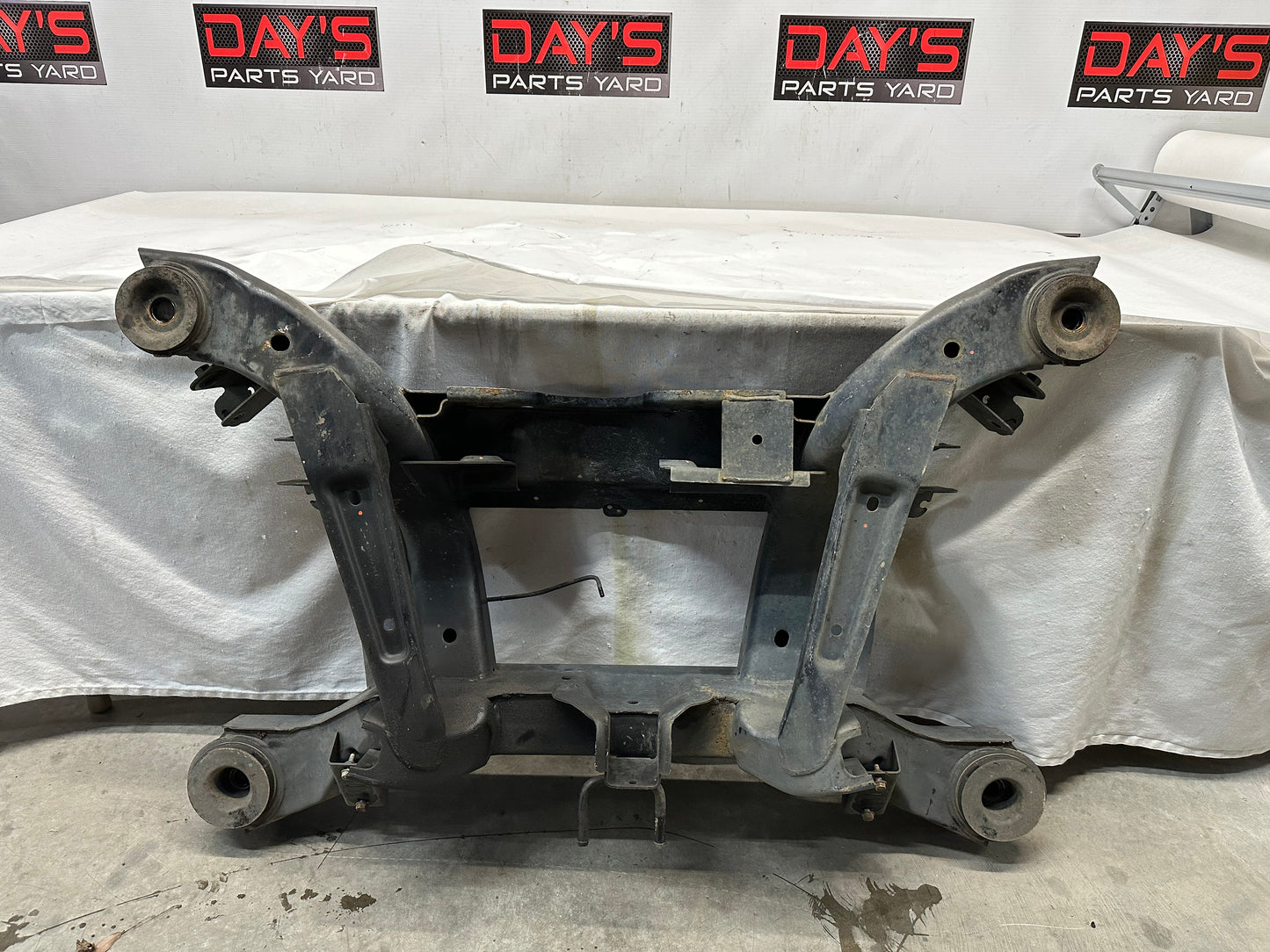 2010 Chevy Camaro SS Rear Suspension Cradle Sub Frame K Member Support OEM - Day's Parts Yard