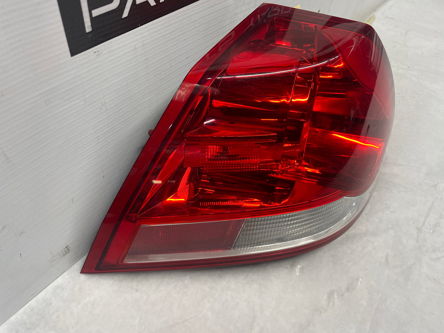 2008 Pontiac G8 Base LH Driver Tail Light - Day's Parts Yard