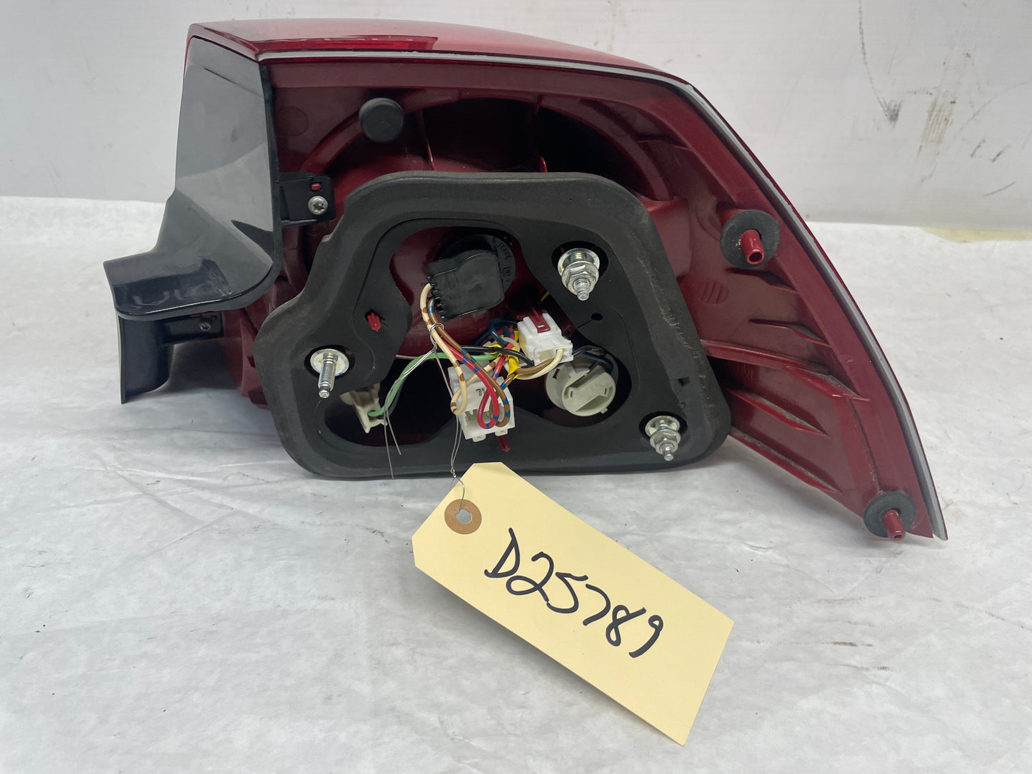 2008 Pontiac G8 Base LH Driver Tail Light - Day's Parts Yard