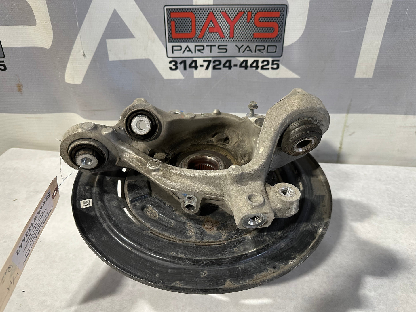 2017 Cadillac ATS-V Coupe Rear LH Driver Spindle Knuckle Hub OEM - Day's Parts Yard