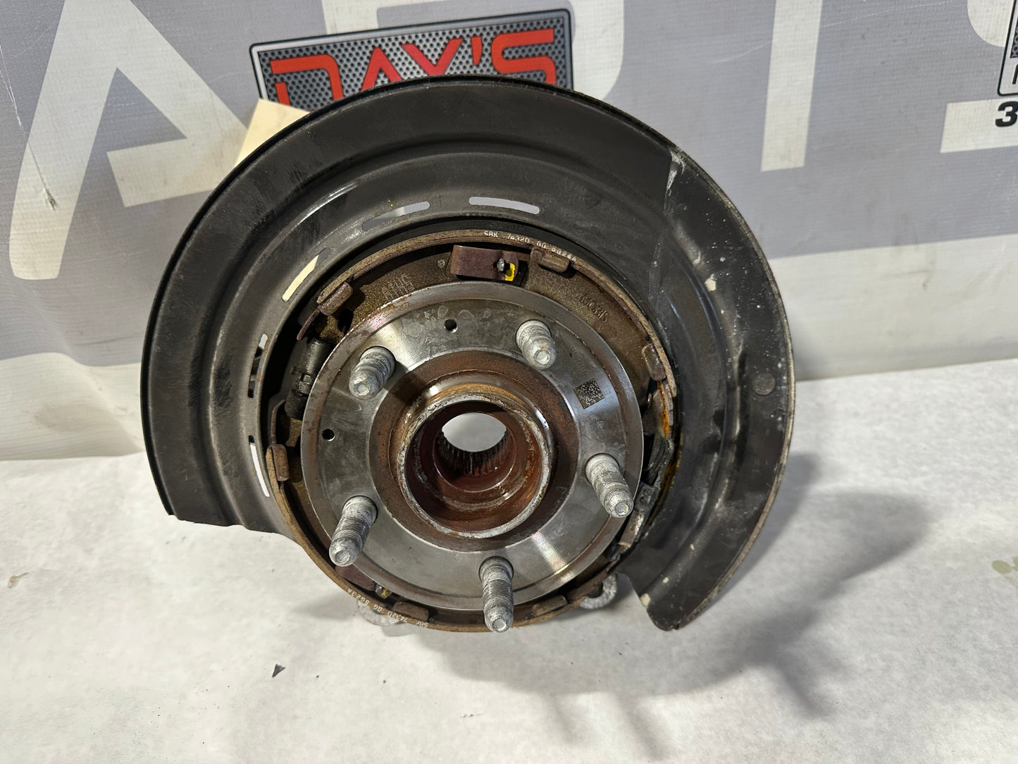 2017 Cadillac ATS-V Coupe Rear LH Driver Spindle Knuckle Hub OEM - Day's Parts Yard
