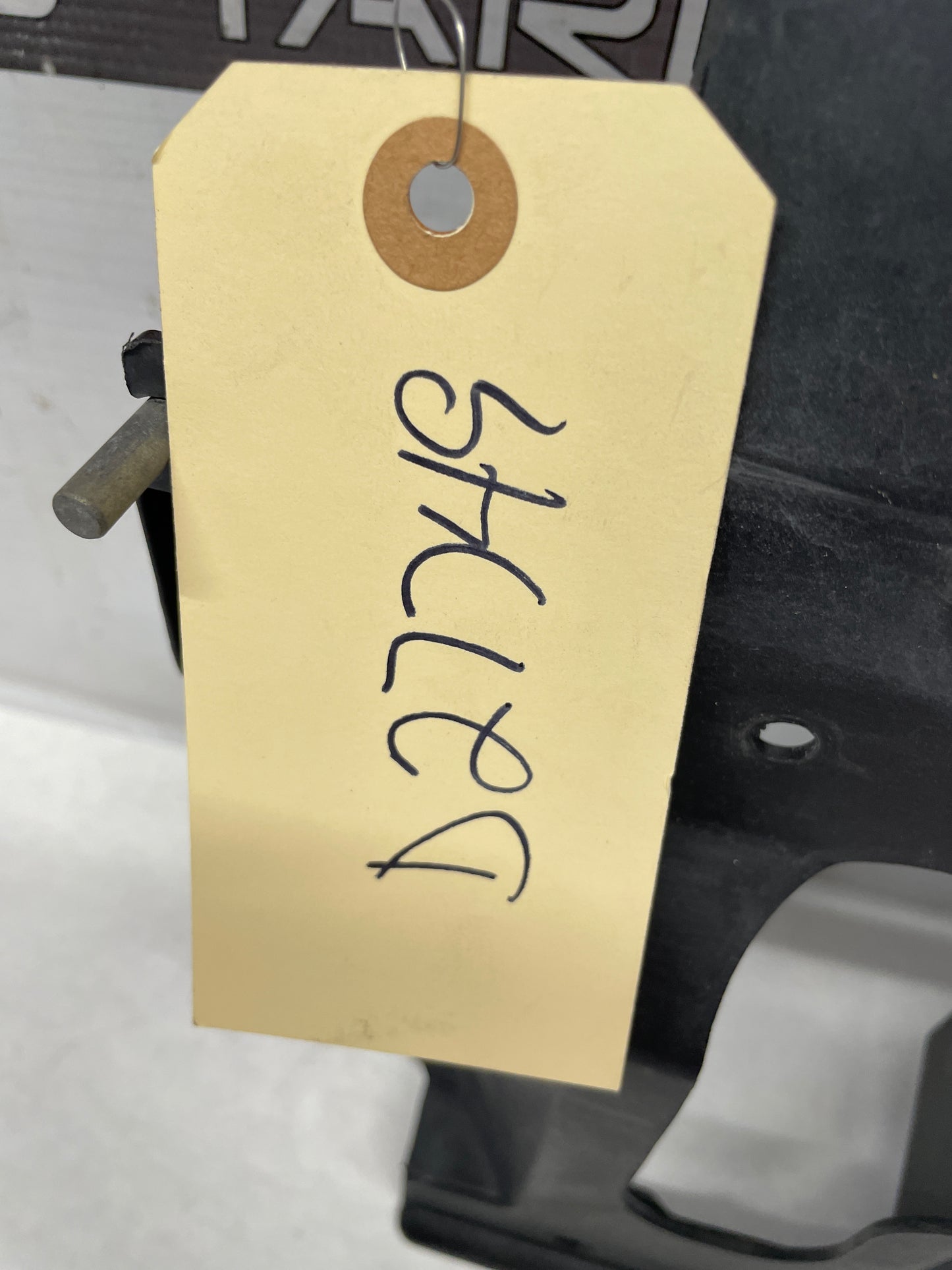 2005 Chevy Avalanche LH Driver Headlight Headlamp Bracket OEM - Day's Parts Yard