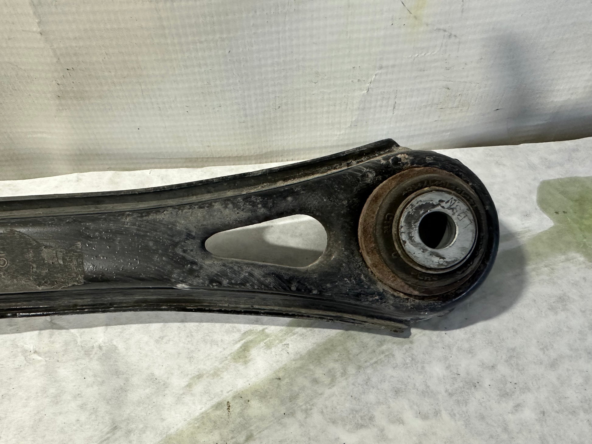 2017 Cadillac ATS-V Coupe Rear RH Passenger Lower Trailing Control Arm OEM - Day's Parts Yard