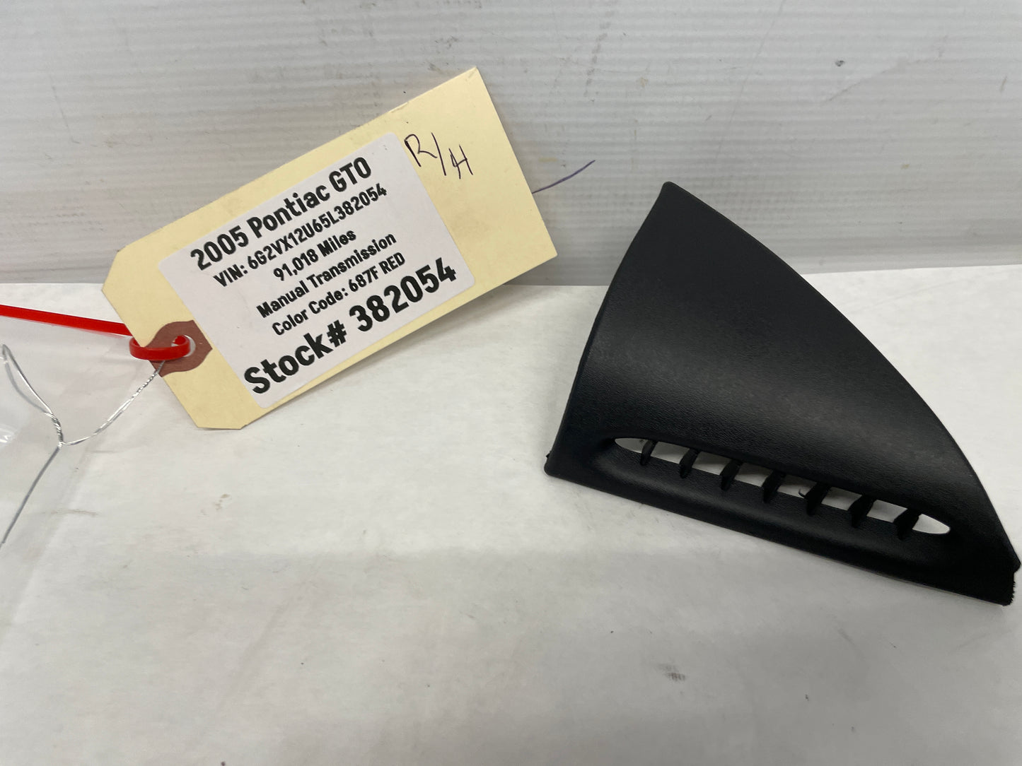 2005 Pontiac GTO RH Passenger Triangle Defrost Trim Door Vent Cover OEM - Day's Parts Yard