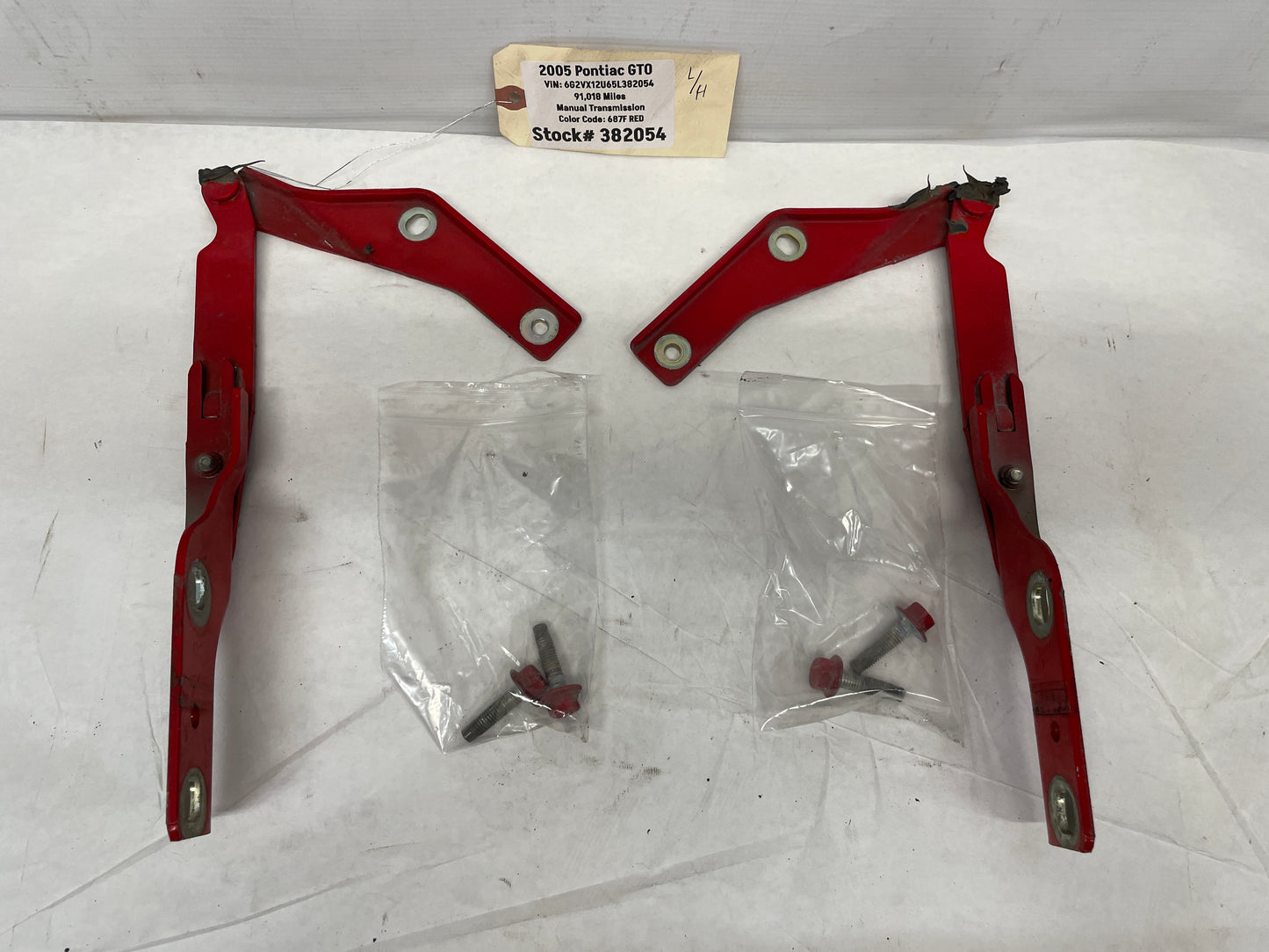 2005 Pontiac GTO RH & LH Hood Hinges OEM - Day's Parts Yard