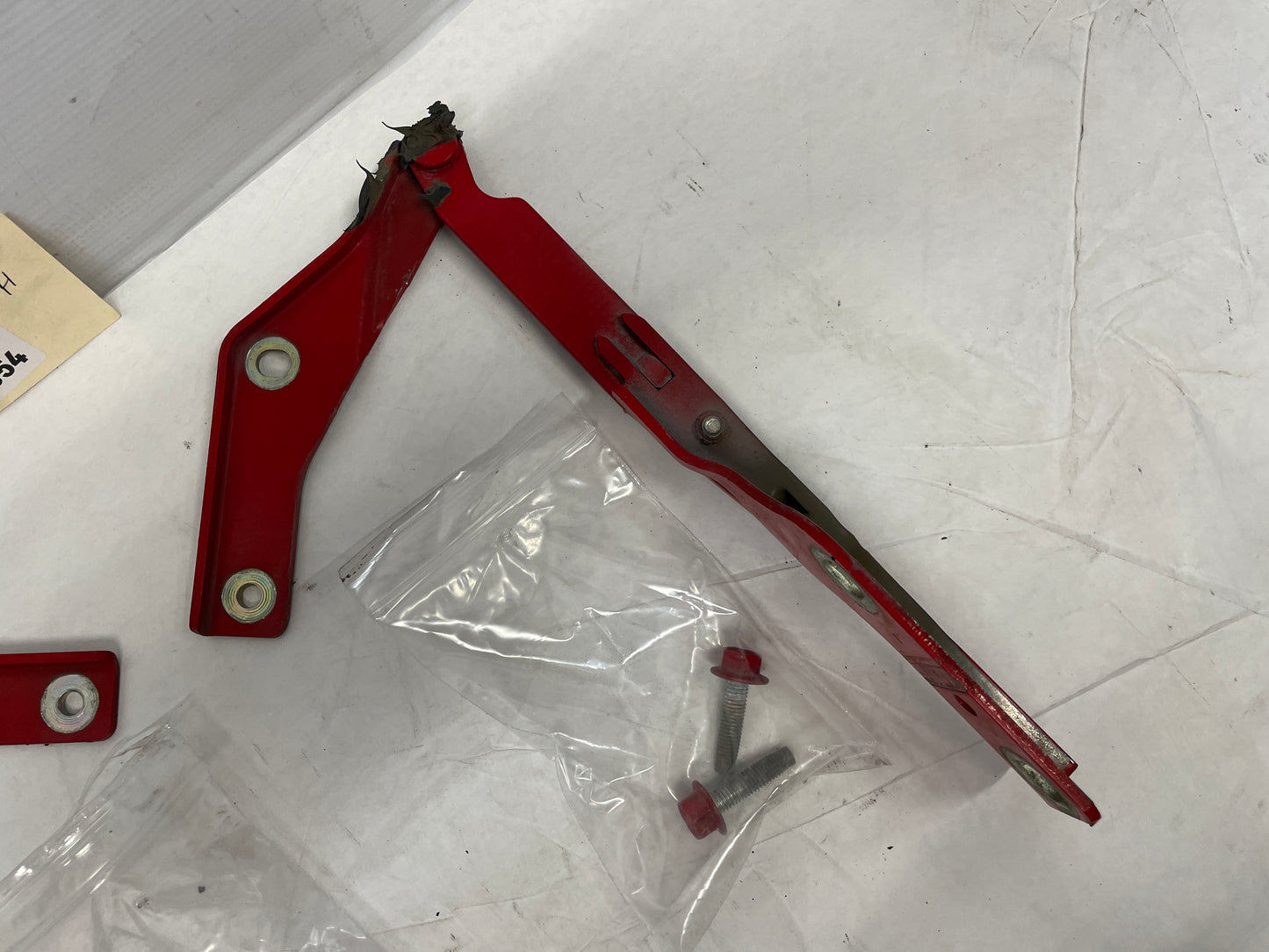 2005 Pontiac GTO RH & LH Hood Hinges OEM - Day's Parts Yard