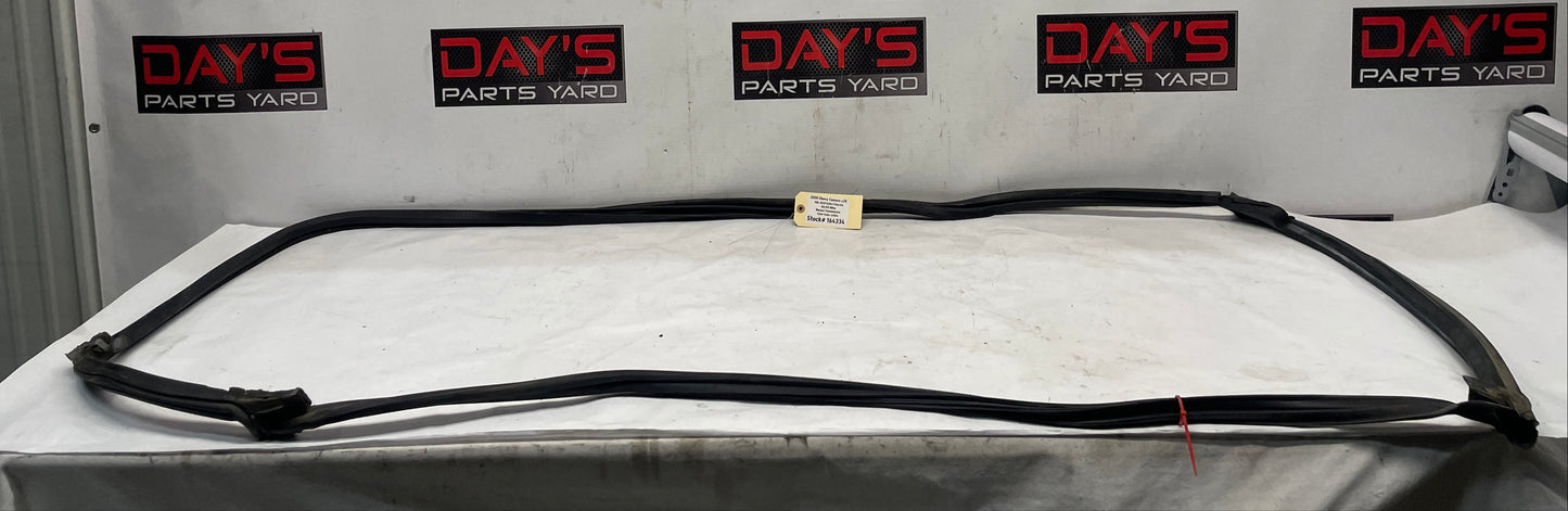 2000 Chevy Camaro Z28 RH Passenger Body T-Top Weather Strip Seal OEM - Day's Parts Yard