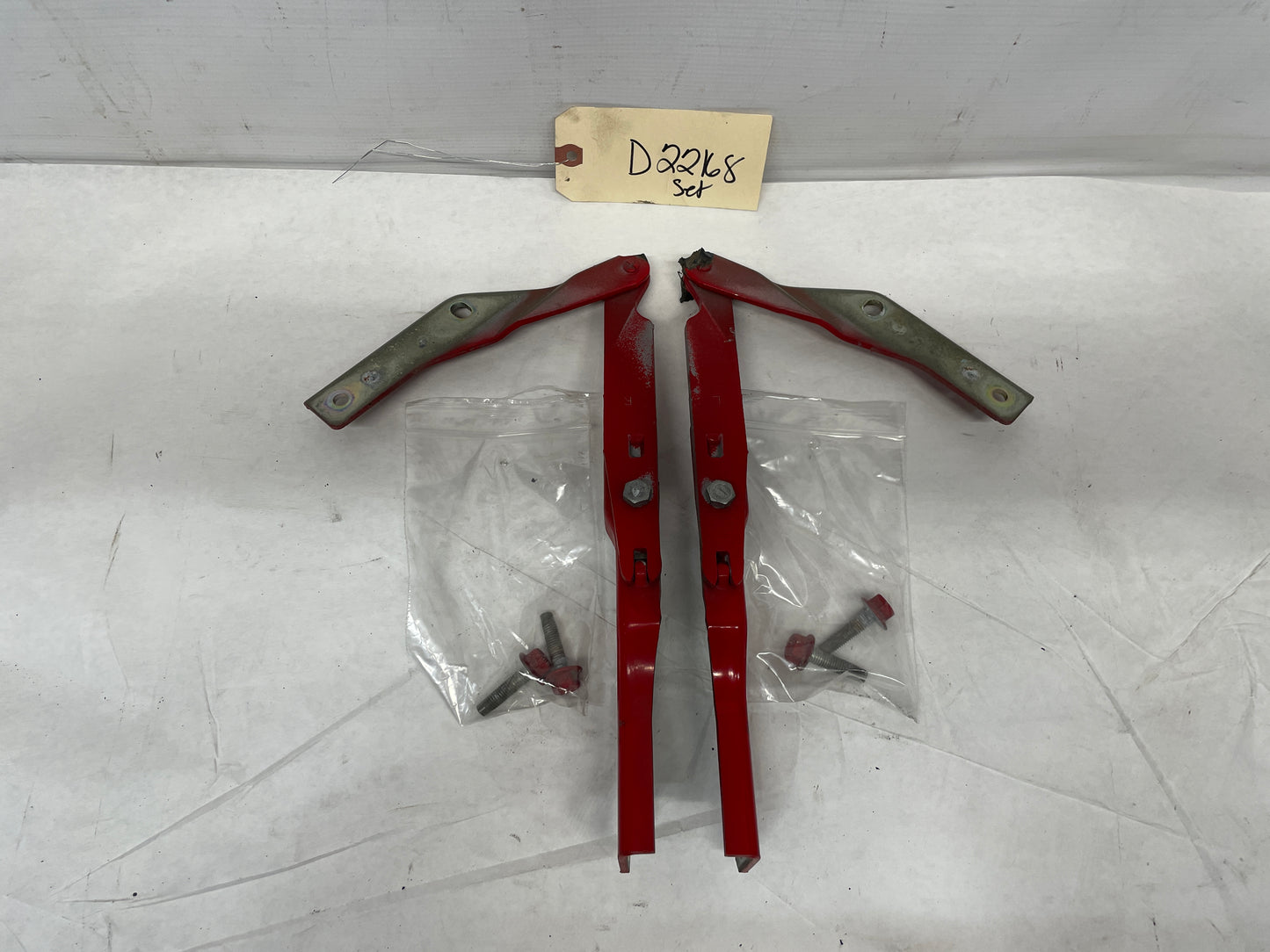 2005 Pontiac GTO RH & LH Hood Hinges OEM - Day's Parts Yard