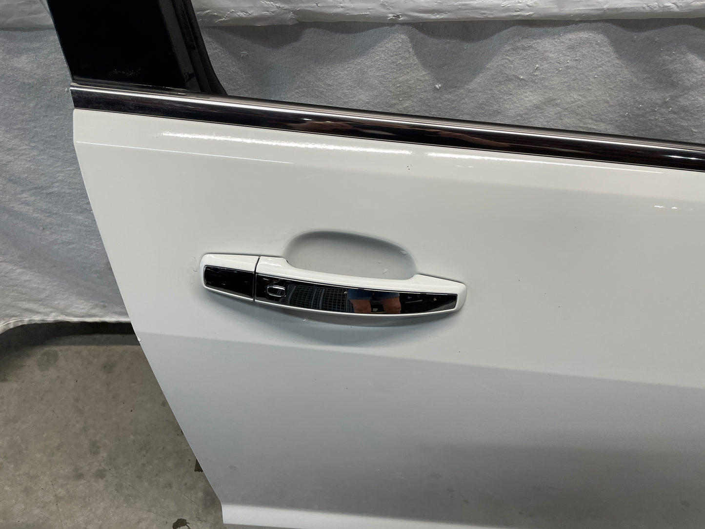 2014 Chevy SS Sedan RH Passenger Front Exterior Door OEM - Day's Parts Yard