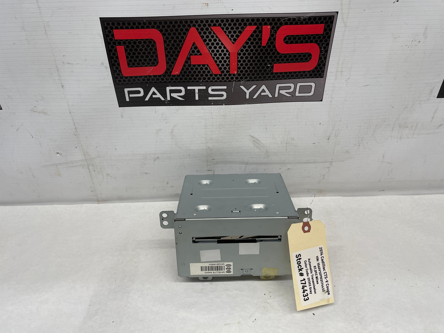 2014 Cadillac CTS-V Coupe Radio CD Player Navigation Receiver Box OEM - Day's Parts Yard