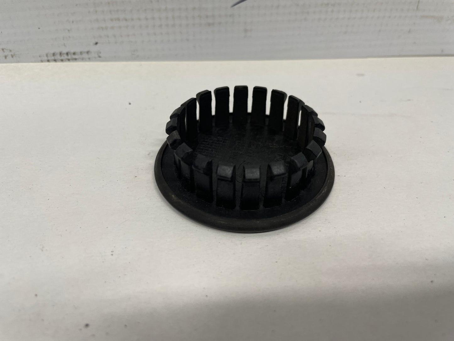 2014 Chevy Camaro SS 1LE Wheel Center Cap OEM - Day's Parts Yard