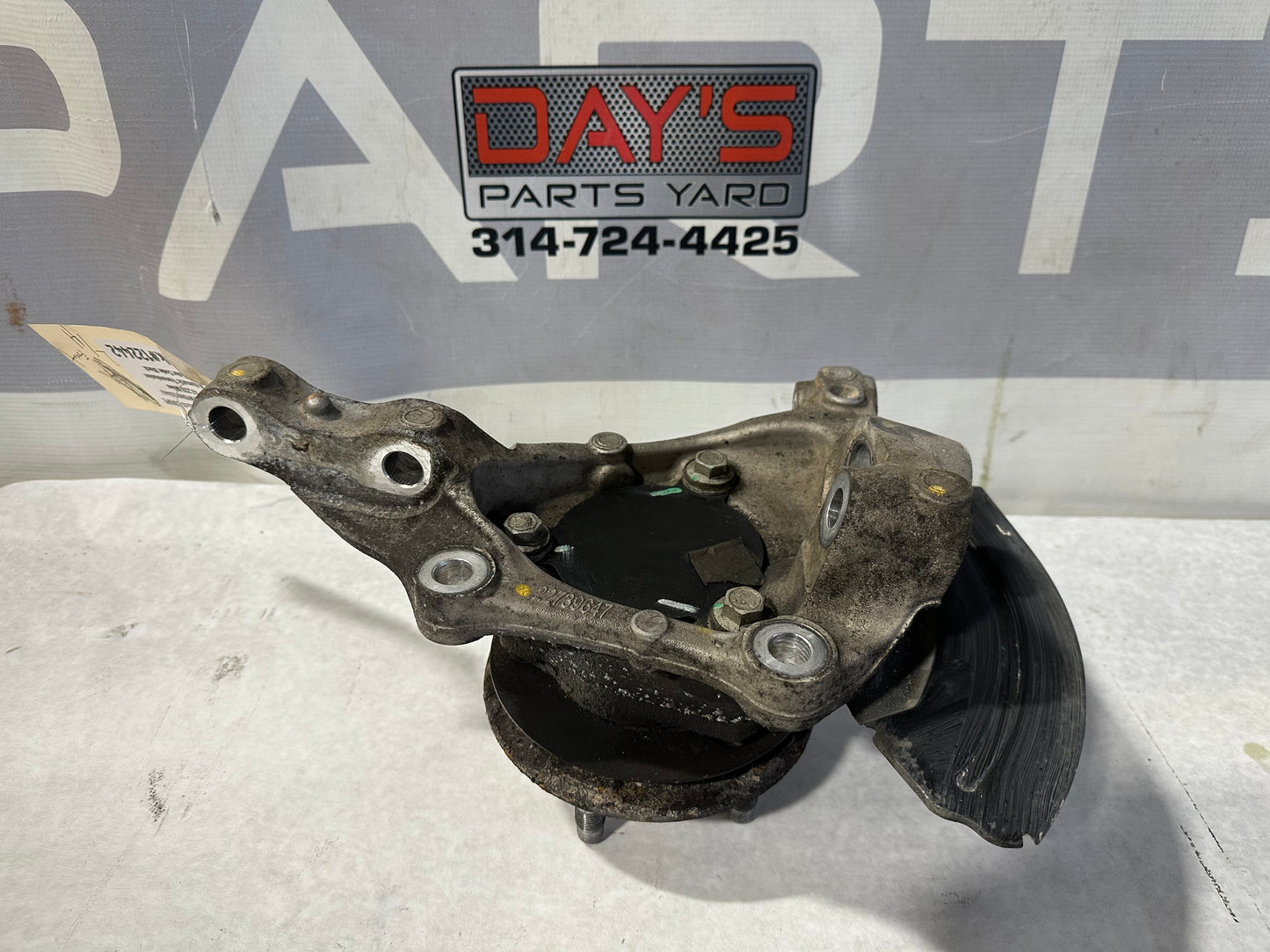 2017 Cadillac ATS-V Coupe Front LH Driver Spindle Knuckle Hub OEM - Day's Parts Yard