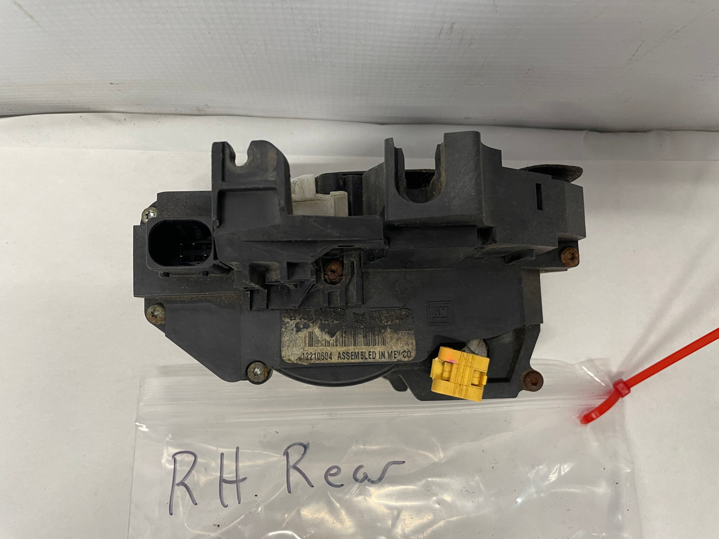 2009 Pontiac G8 RH Passenger Rear Door Lock Actuator OEM - Day's Parts Yard