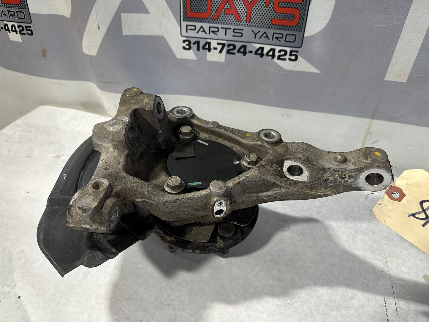 2017 Cadillac ATS-V Coupe Front LH Driver Spindle Knuckle Hub OEM - Day's Parts Yard