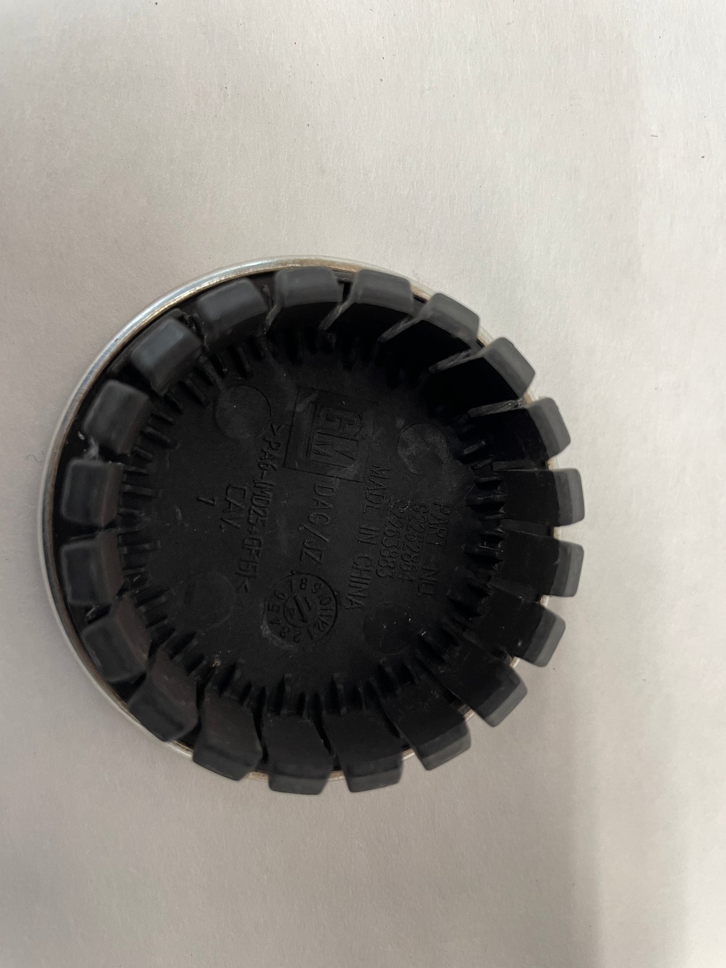 2014 Chevrolet SS Sedan Wheel Center Cap OEM 92263883 - Day's Parts Yard