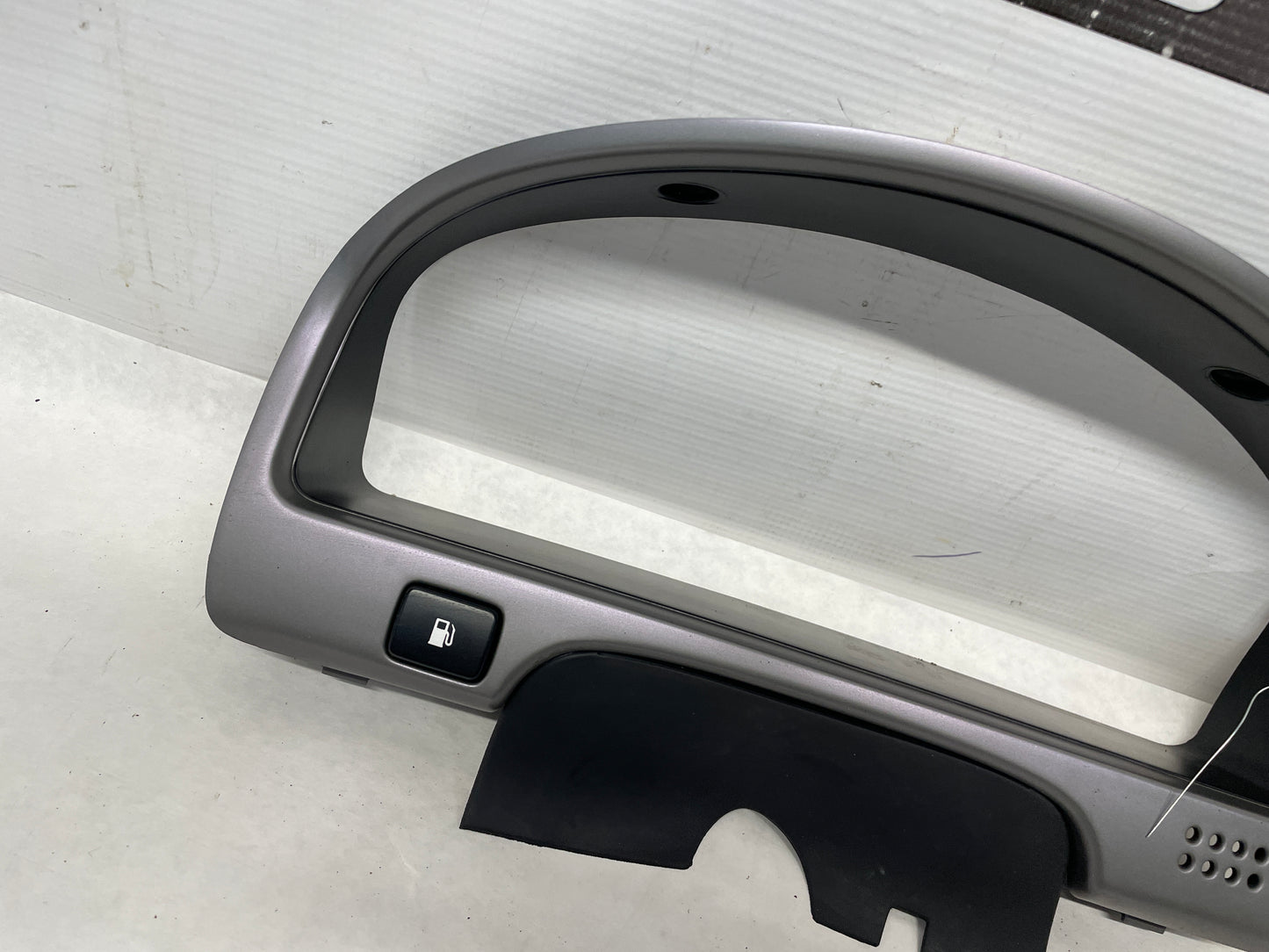 2005 Pontiac GTO Speedometer Gauge Cluster Bezel Trim OEM - Day's Parts Yard