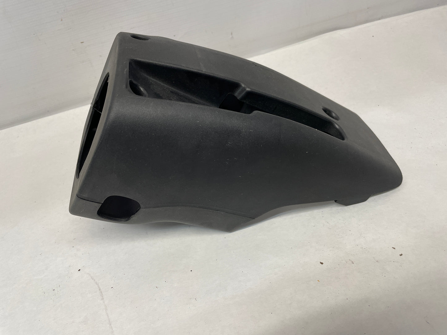 2009 Pontiac G8 Steering Column Calm Shell Shroud Cover Trim OEM - Day's Parts Yard