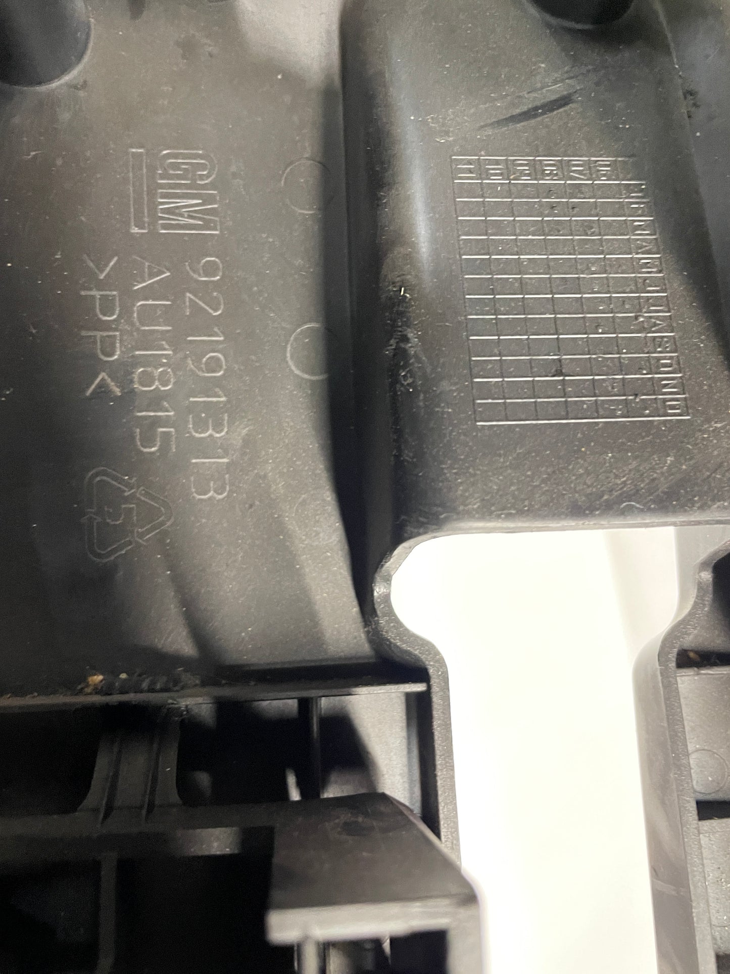 2009 Pontiac G8 Steering Column Calm Shell Shroud Cover Trim OEM - Day's Parts Yard