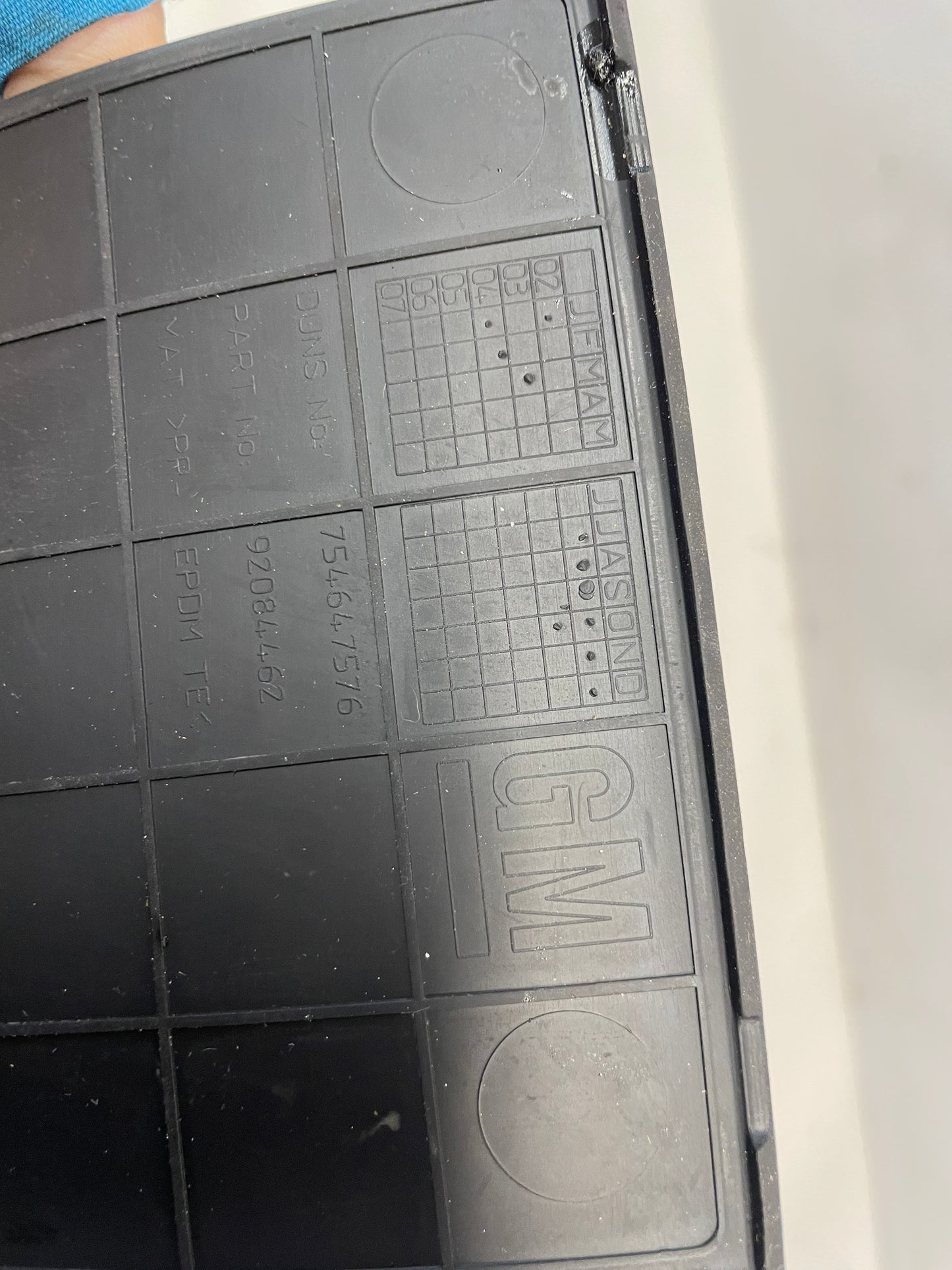 2004 Pontiac GTO Center Console Rubber Inserts Set OEM - Day's Parts Yard