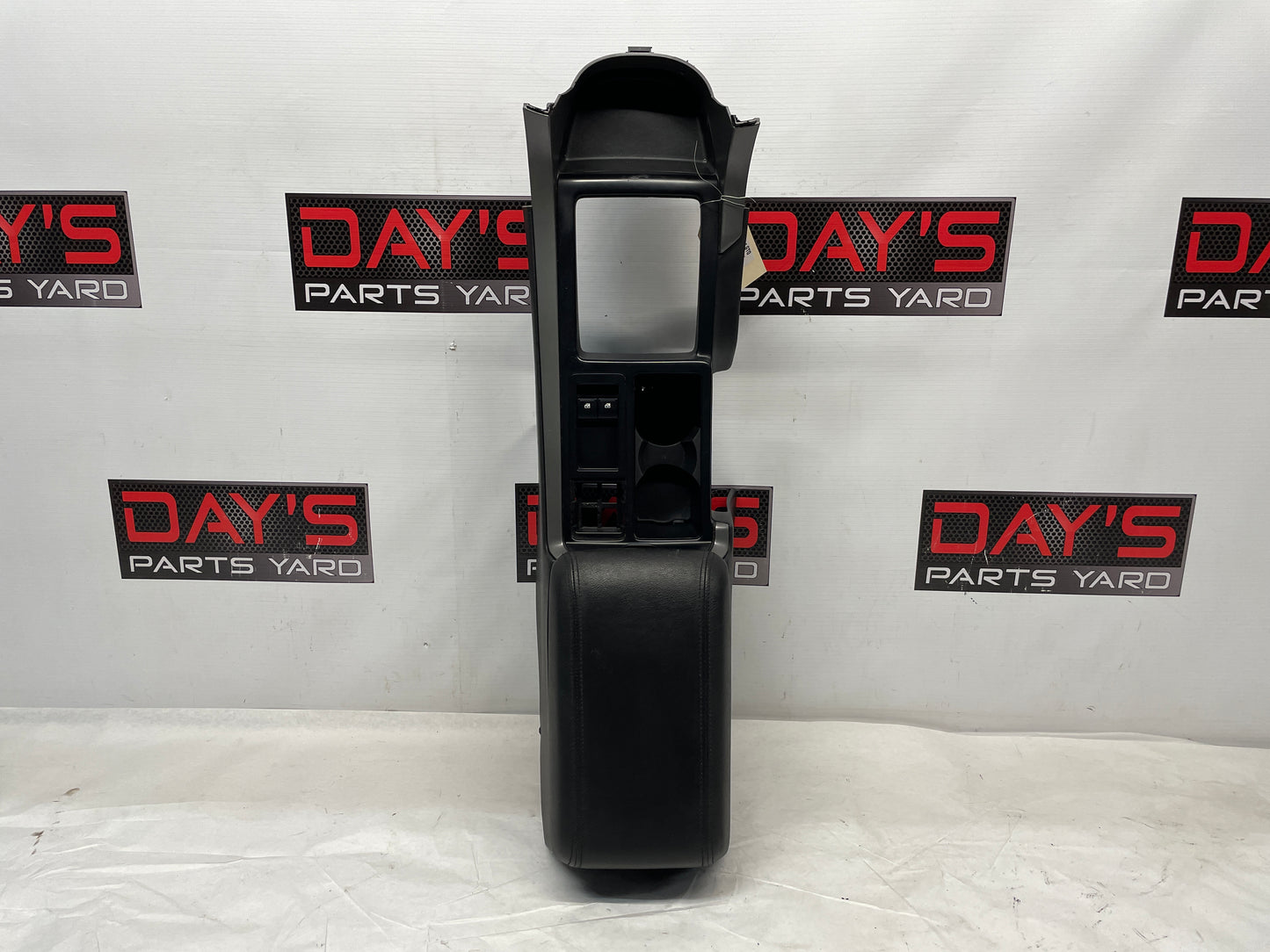 2005 Pontiac GTO Center Console Arm Rest OEM - Day's Parts Yard