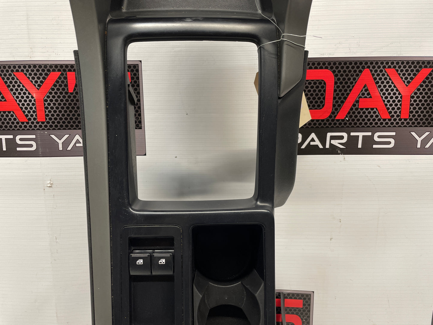 2005 Pontiac GTO Center Console Arm Rest OEM - Day's Parts Yard