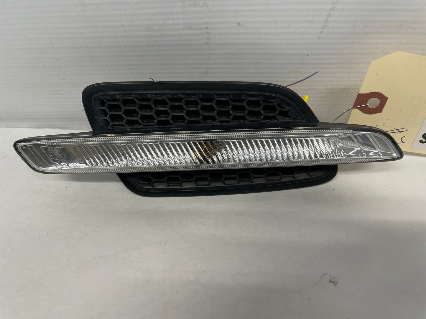 2009 Pontiac G8 LH Driver Fender Marker Light Grill OEM - Day's Parts Yard