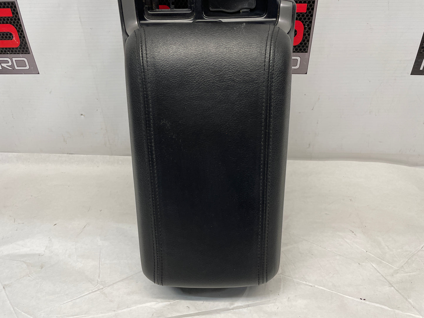 2005 Pontiac GTO Center Console Arm Rest OEM - Day's Parts Yard